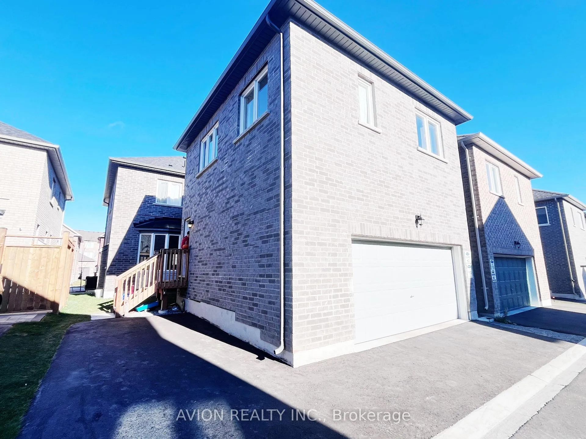 Photo 2 of 5 Waterleaf Road, Markham, Cornell — HOMEH