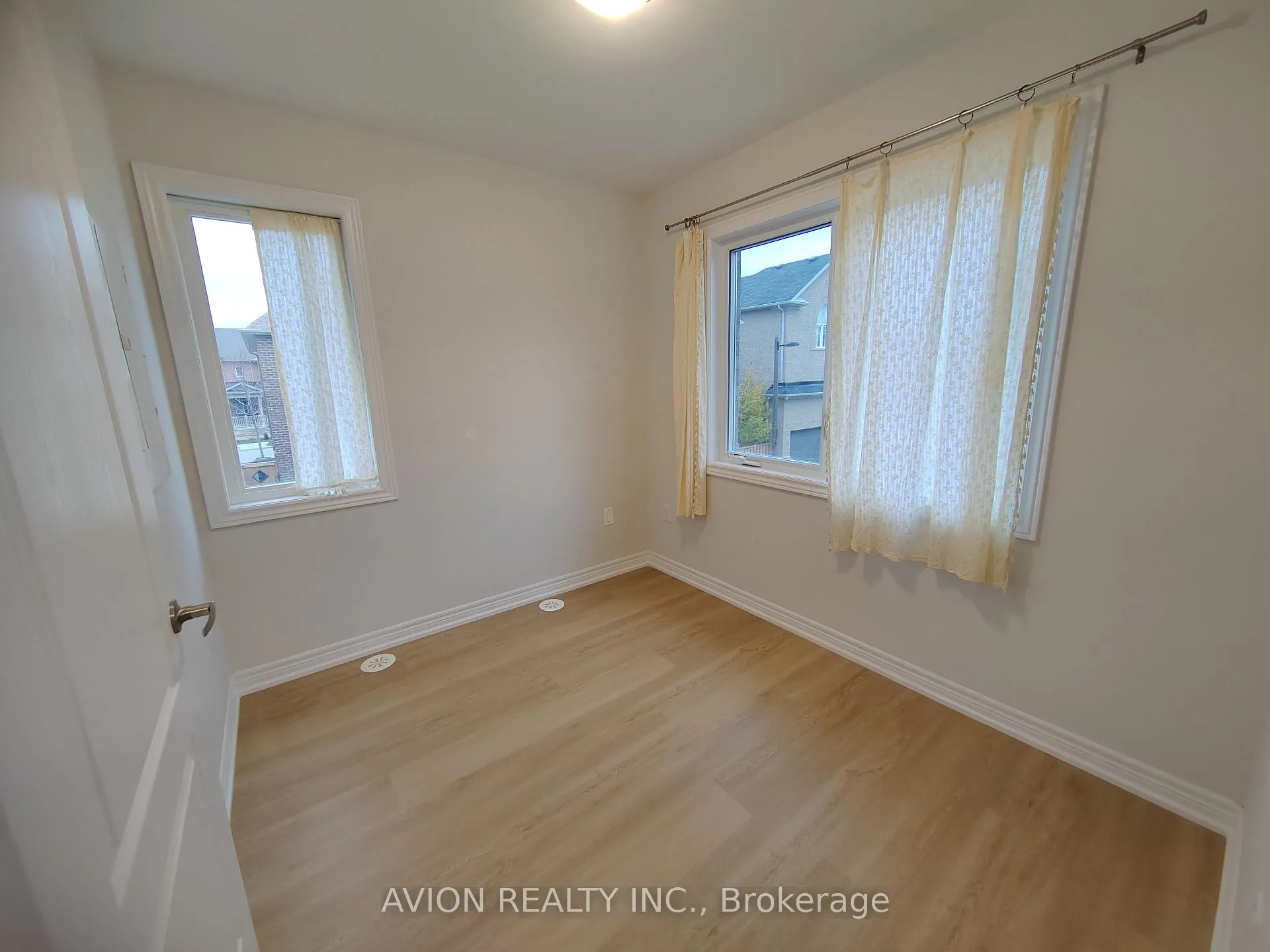 Photo 10 of 5 Waterleaf Road, Markham, Cornell — HOMEH