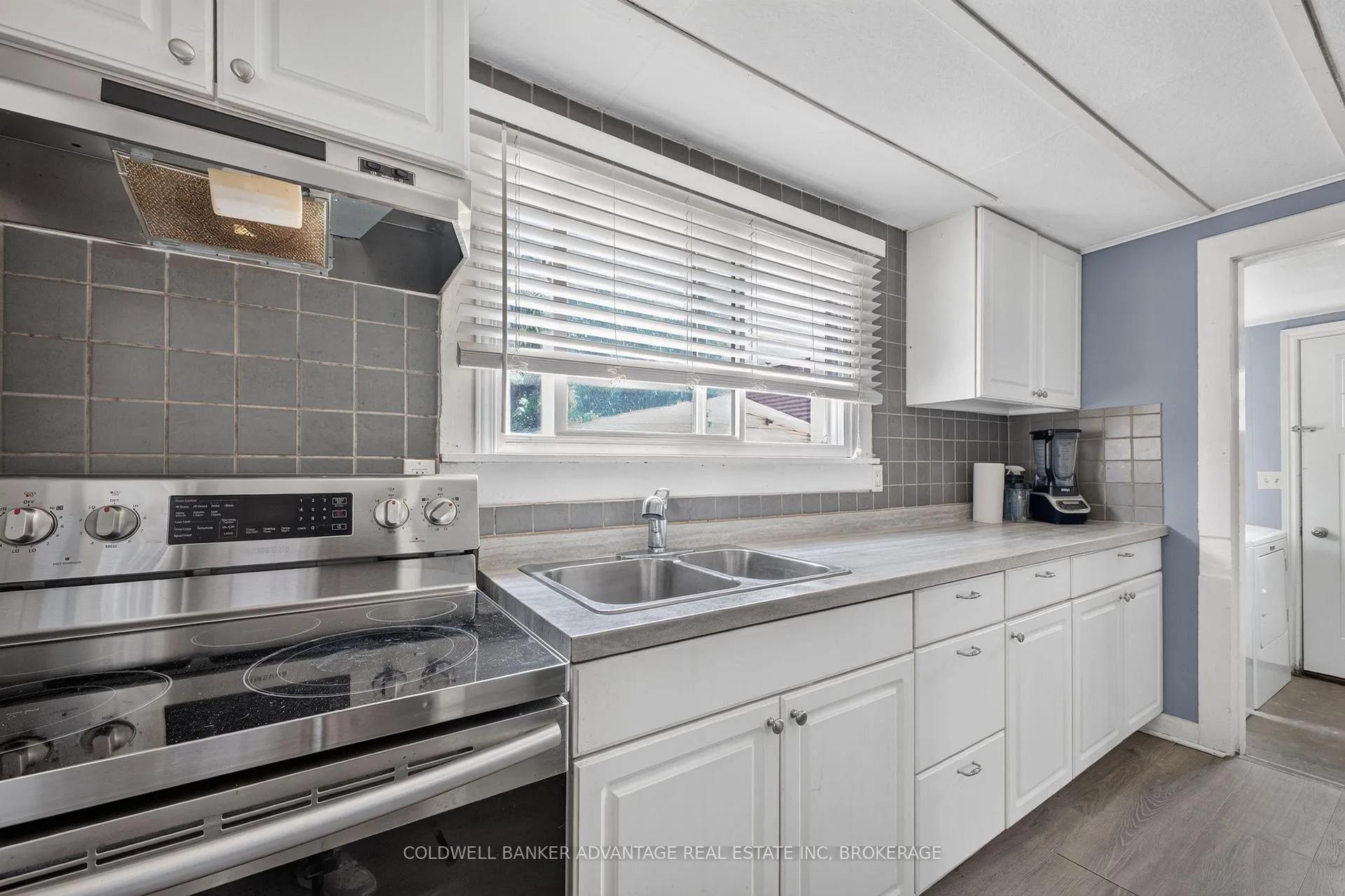 Photo 3 of 69 Dolphin Street, Port Colborne, Bethel — HOMEH