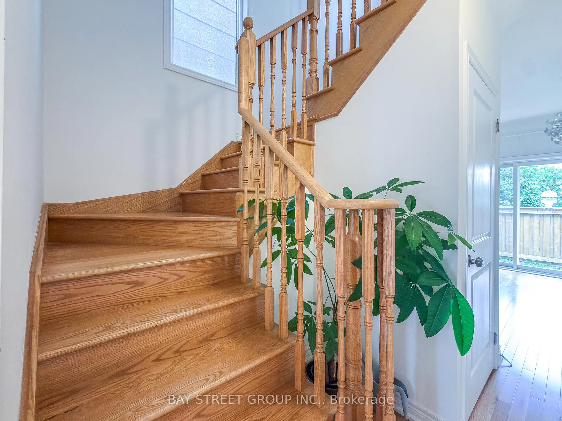Photo 7 of 8 Globemaster Lane, Richmond Hill, Oak Ridges — HOMEH