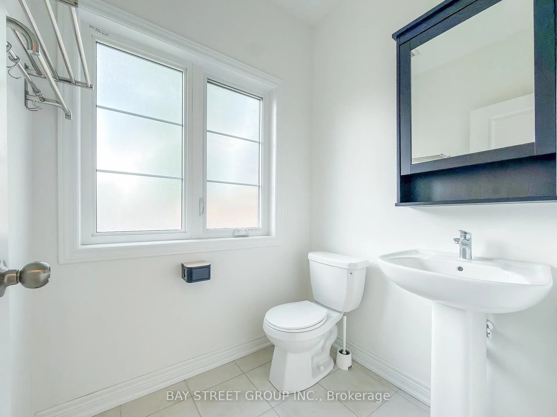 Photo 13 of 8 Globemaster Lane, Richmond Hill, Oak Ridges — HOMEH