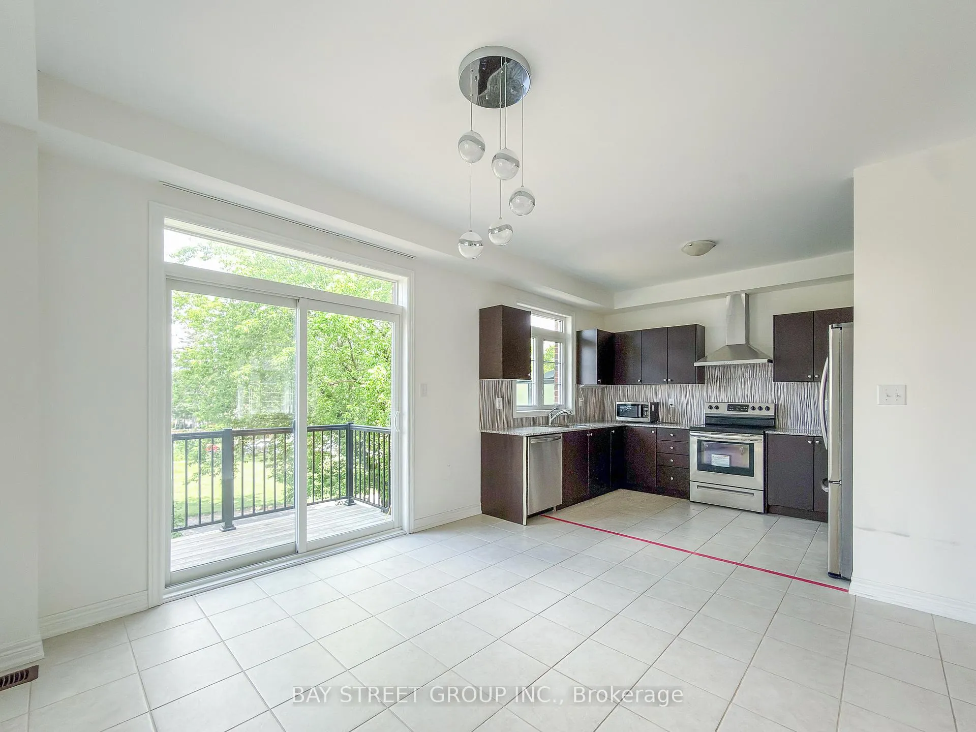 Photo 18 of 8 Globemaster Lane, Richmond Hill, Oak Ridges — HOMEH