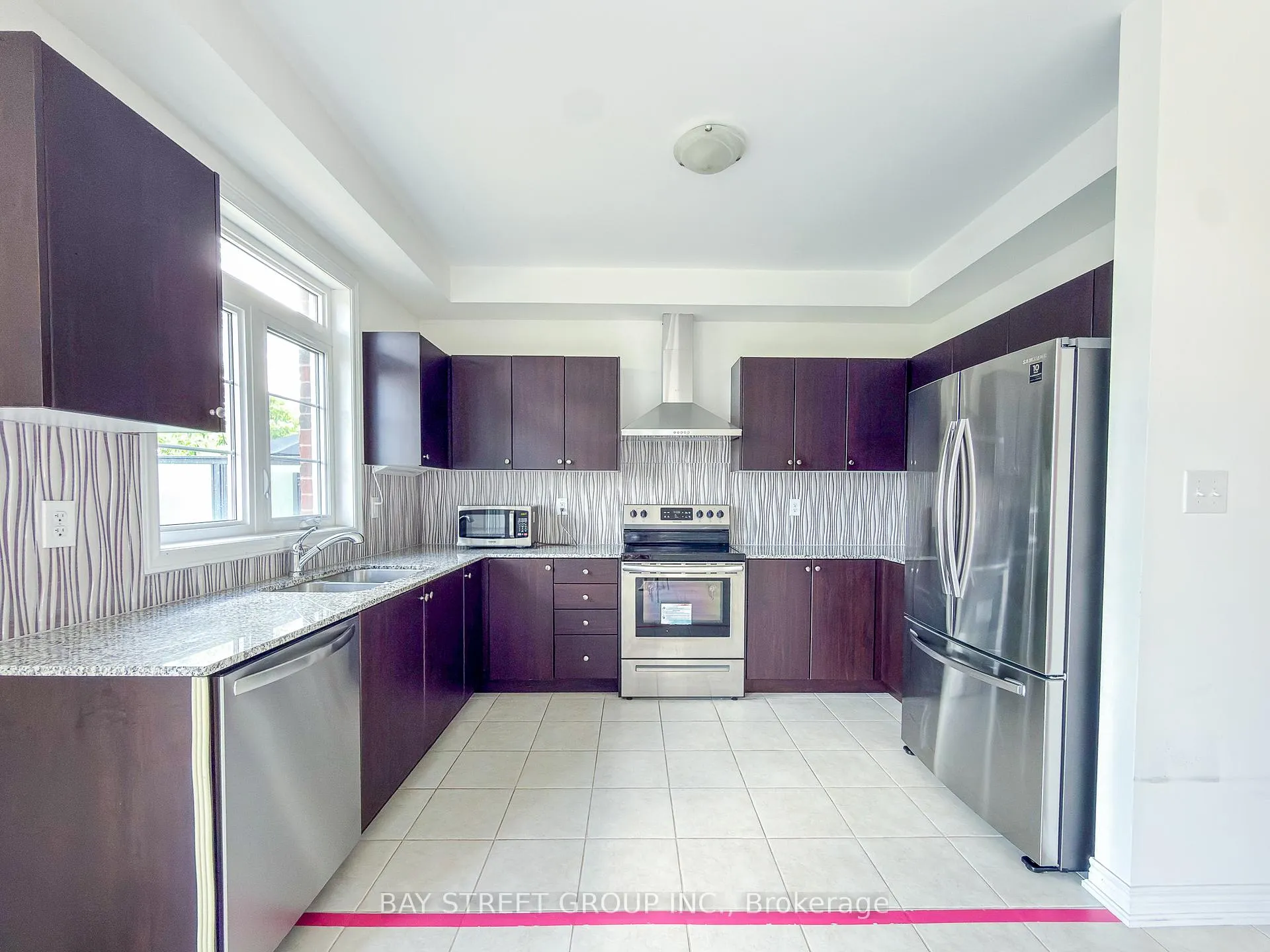 Photo 20 of 8 Globemaster Lane, Richmond Hill, Oak Ridges — HOMEH