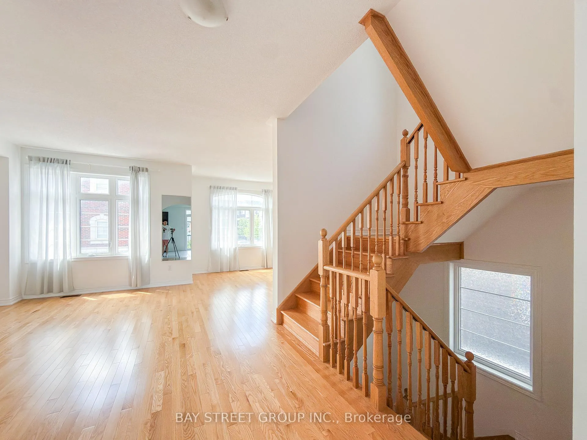 Photo 23 of 8 Globemaster Lane, Richmond Hill, Oak Ridges — HOMEH