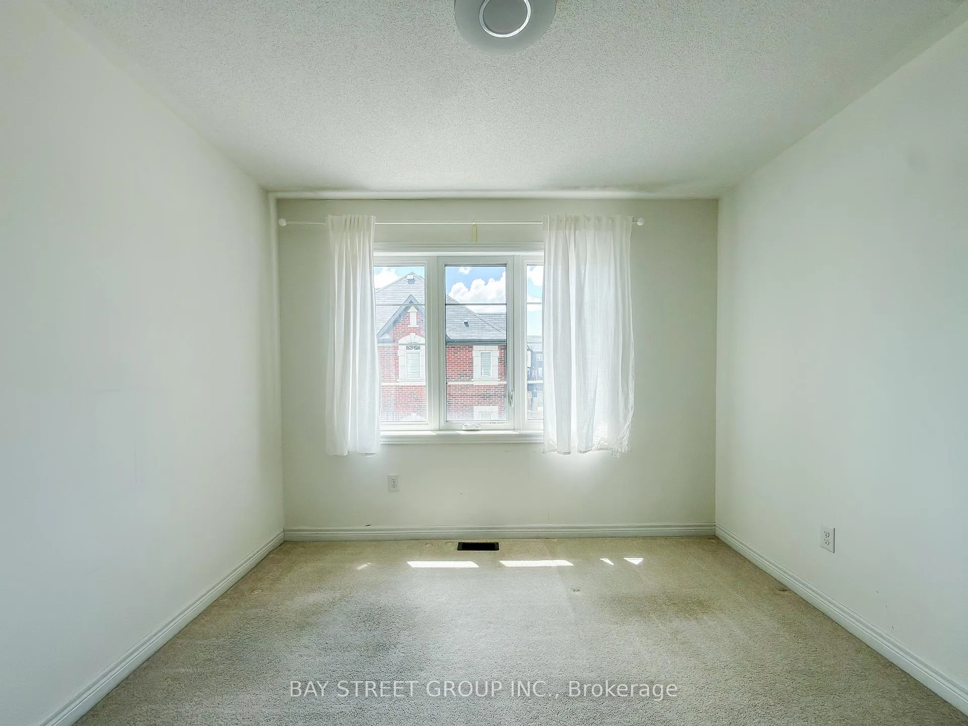 Photo 36 of 8 Globemaster Lane, Richmond Hill, Oak Ridges — HOMEH