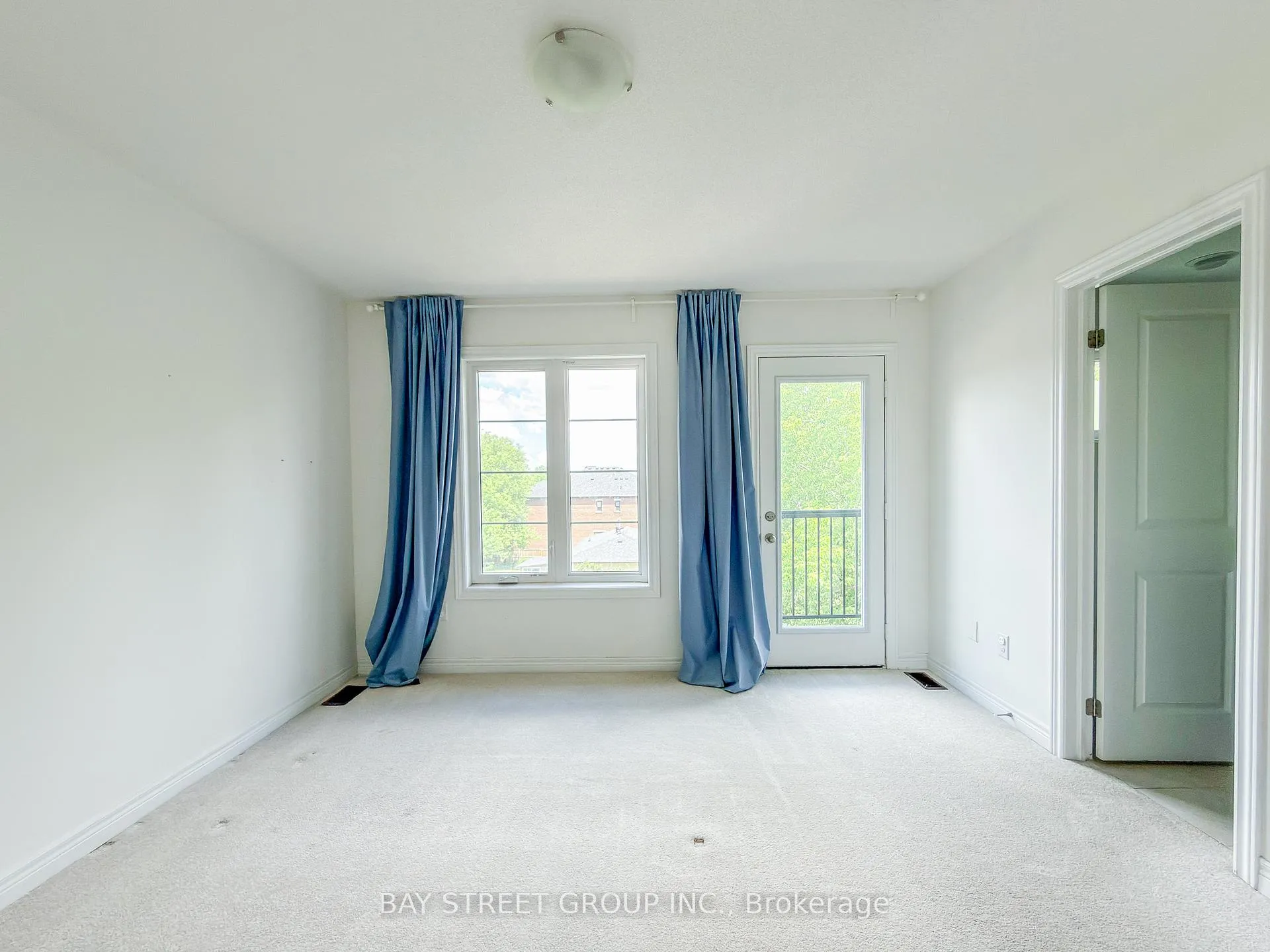 Photo 40 of 8 Globemaster Lane, Richmond Hill, Oak Ridges — HOMEH
