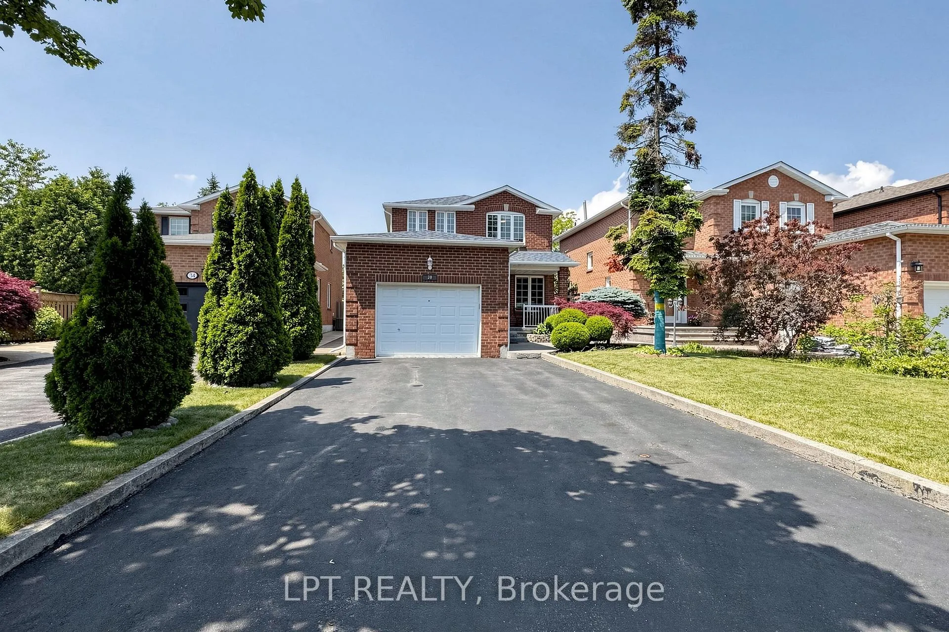 Photo 1 of 30 Pentland Crescent, Vaughan, Maple — HOMEH