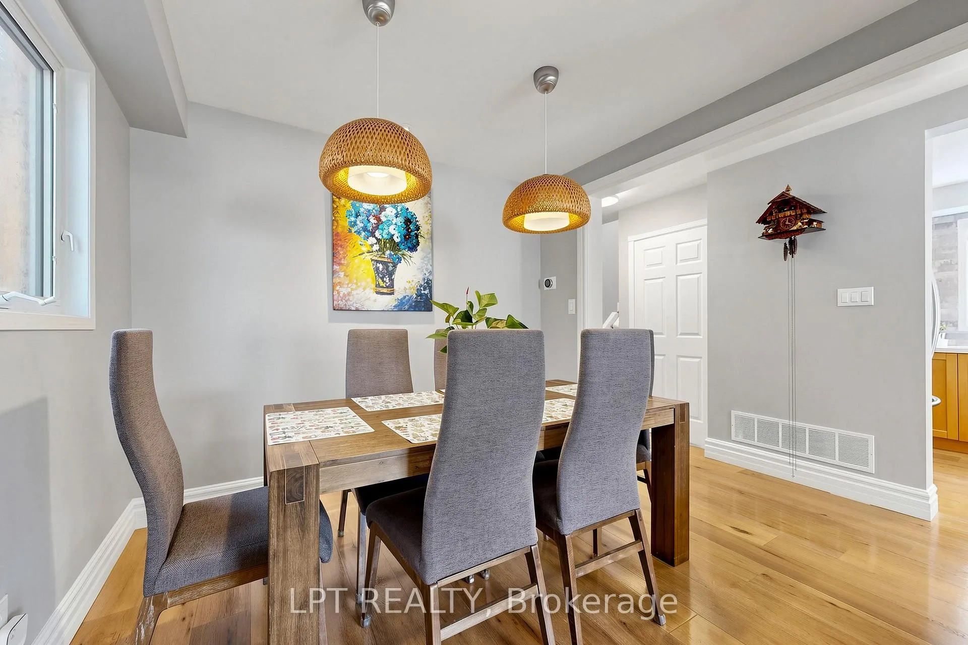 Photo 6 of 30 Pentland Crescent, Vaughan, Maple — HOMEH