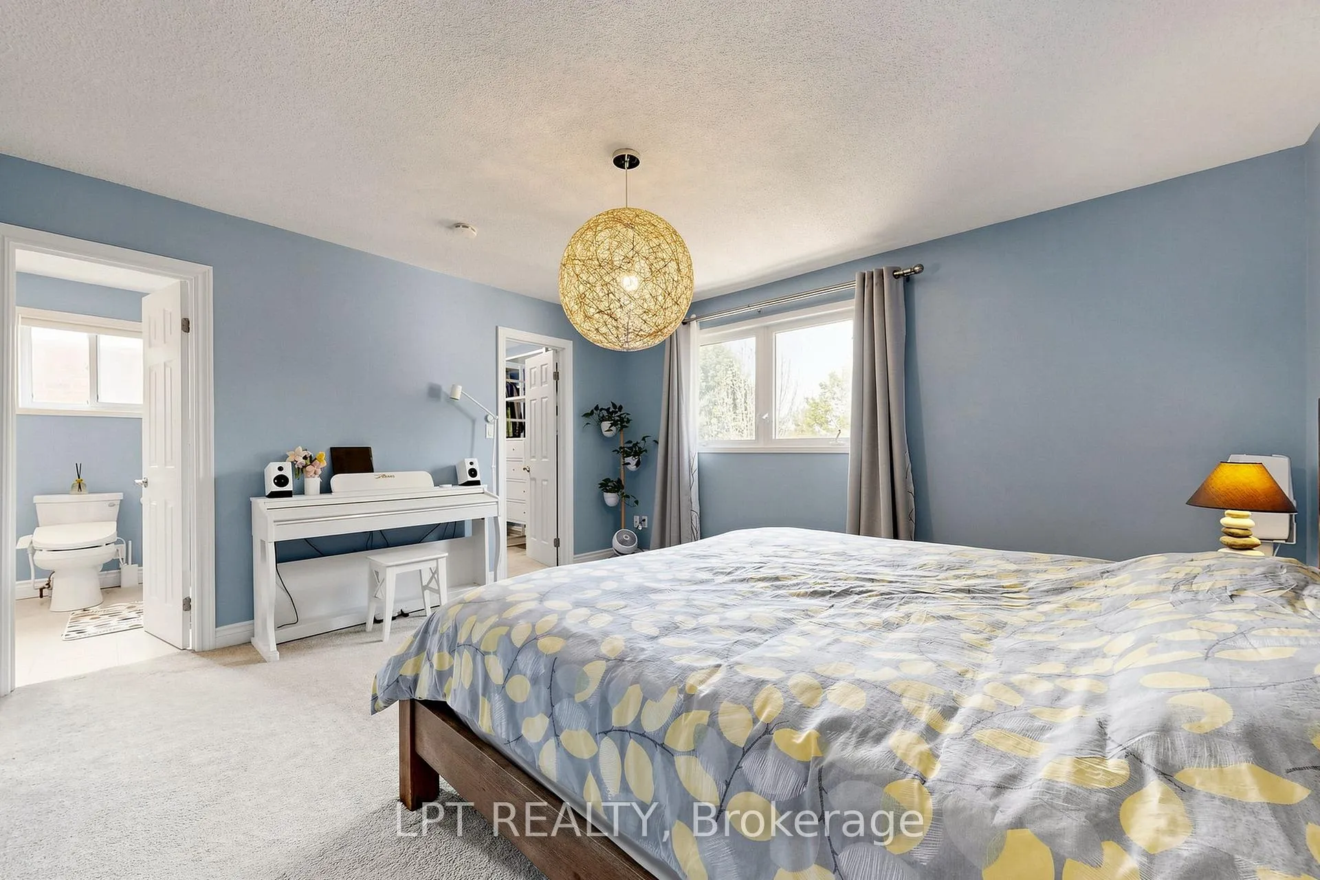 Photo 12 of 30 Pentland Crescent, Vaughan, Maple — HOMEH