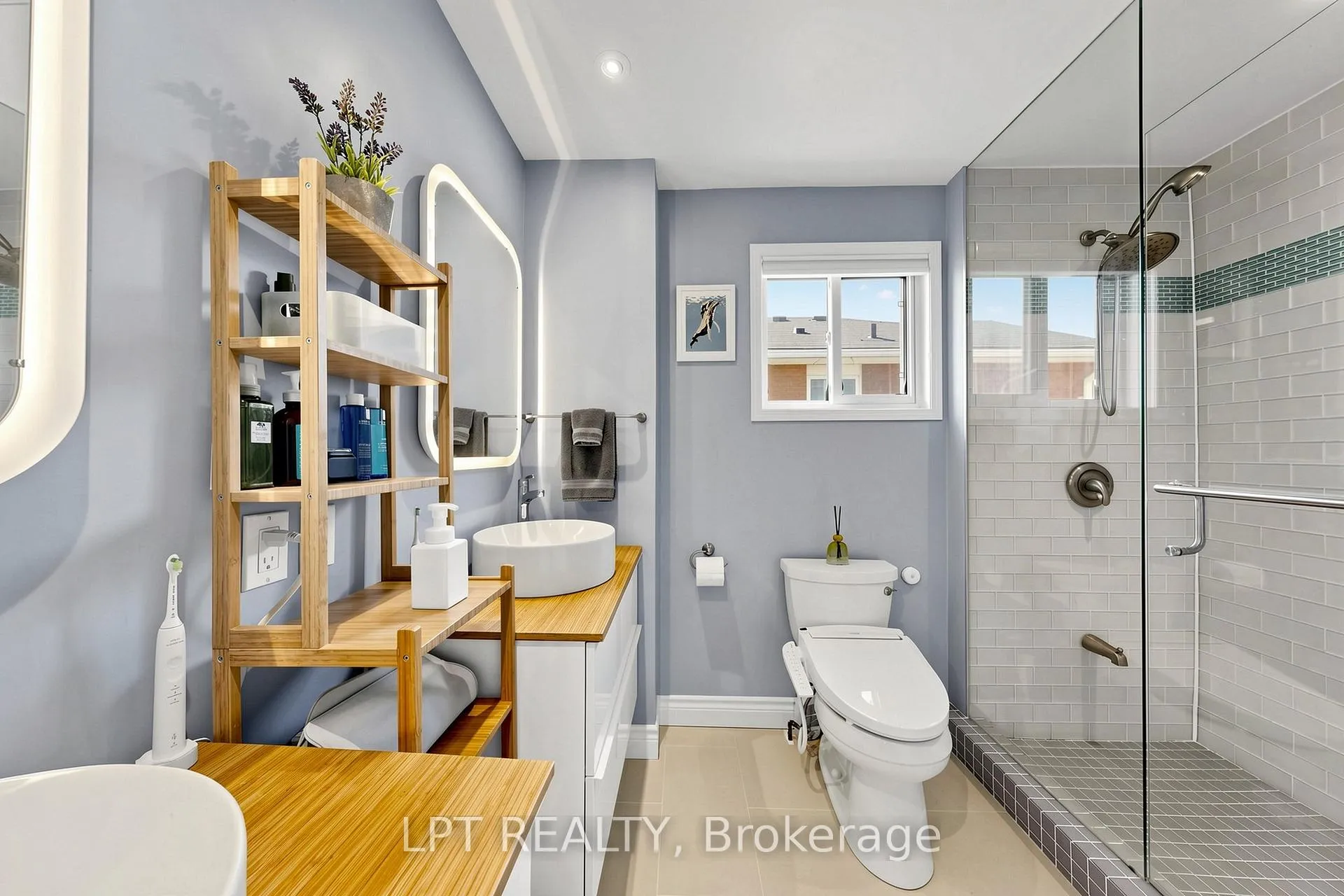 Photo 14 of 30 Pentland Crescent, Vaughan, Maple — HOMEH