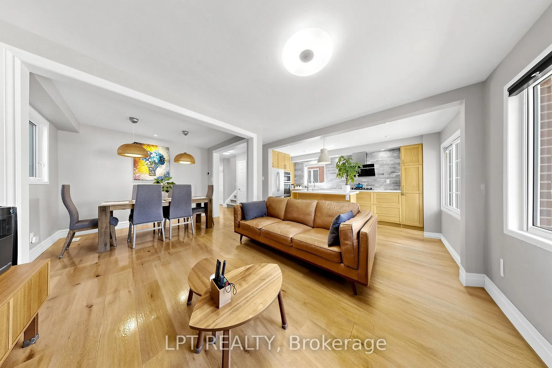 Photo 37 of 30 Pentland Crescent, Vaughan, Maple — HOMEH