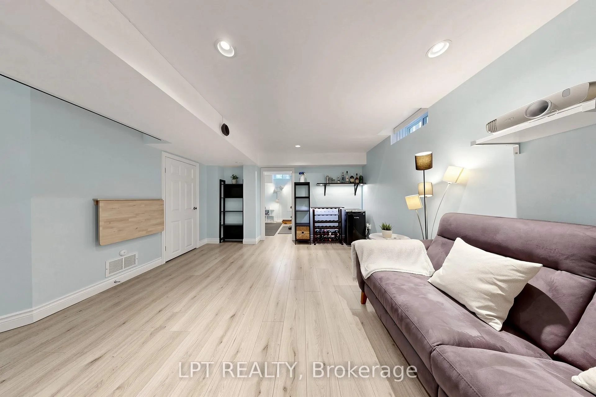 Photo 39 of 30 Pentland Crescent, Vaughan, Maple — HOMEH