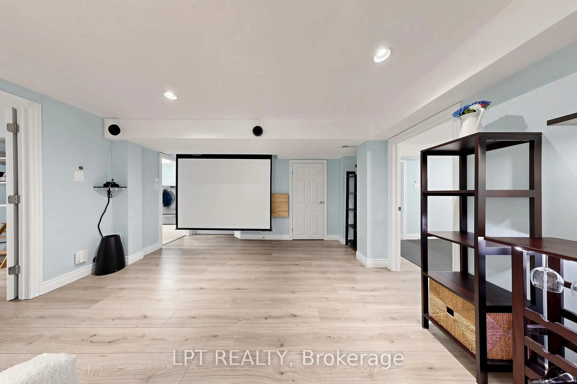 Photo 44 of 30 Pentland Crescent, Vaughan, Maple — HOMEH