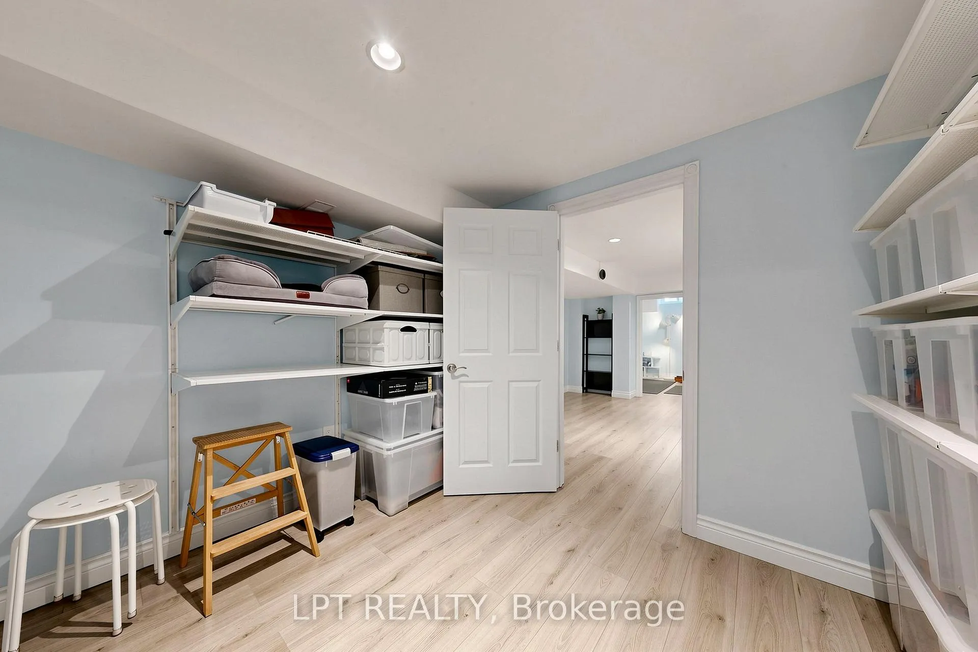Photo 45 of 30 Pentland Crescent, Vaughan, Maple — HOMEH