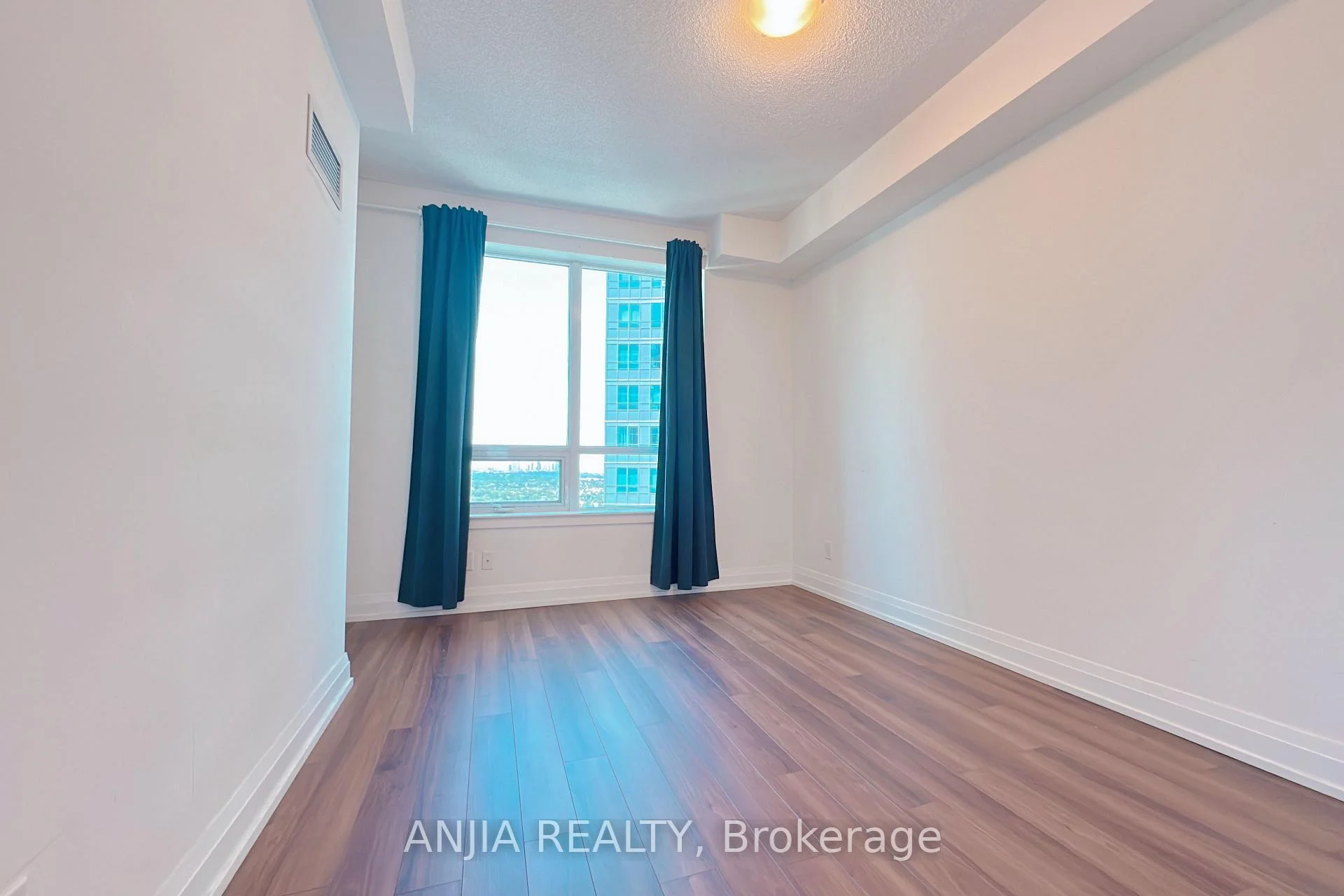 Photo 17 of Unit 2211, 7165 Yonge Street, Markham, Grandview — HOMEH