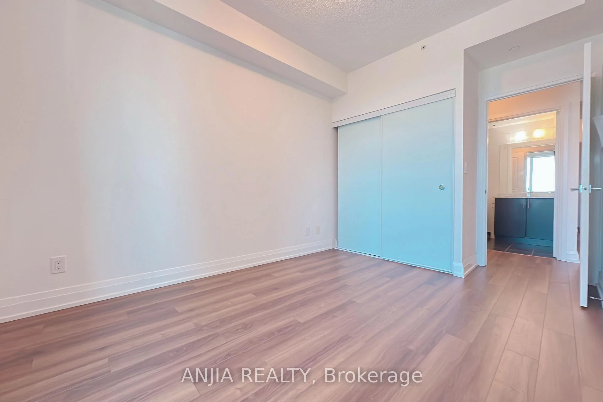 Photo 19 of Unit 2211, 7165 Yonge Street, Markham, Grandview — HOMEH