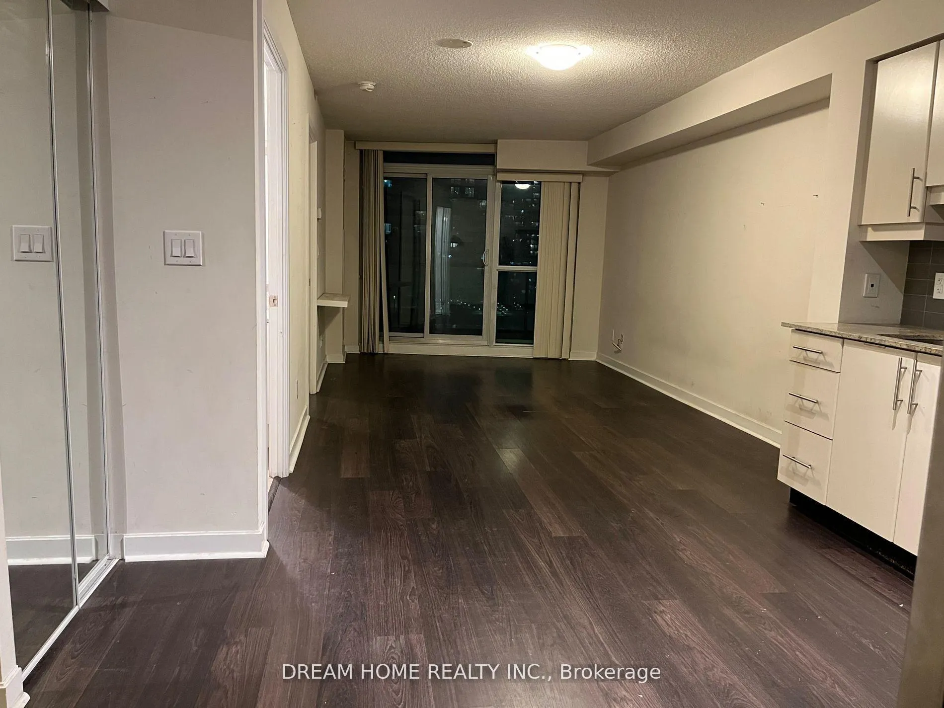 Photo 4 of Unit 1413, 33 Bay Street, Toronto, Waterfront Communities — HOMEH