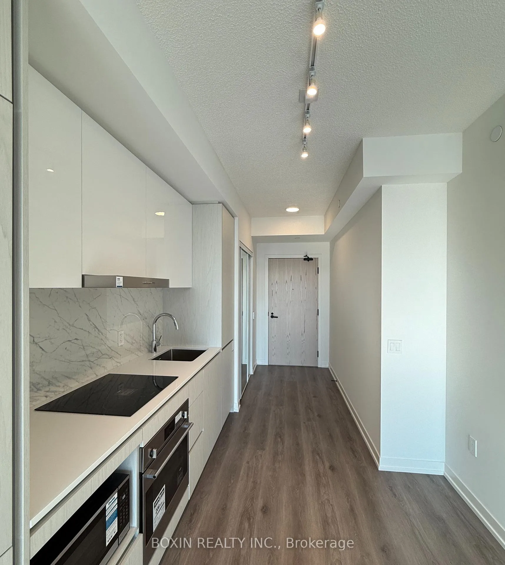 Photo 6 of Unit 515, 28 Interchange Way, Vaughan, Vaughan Corporate Centre — HOMEH