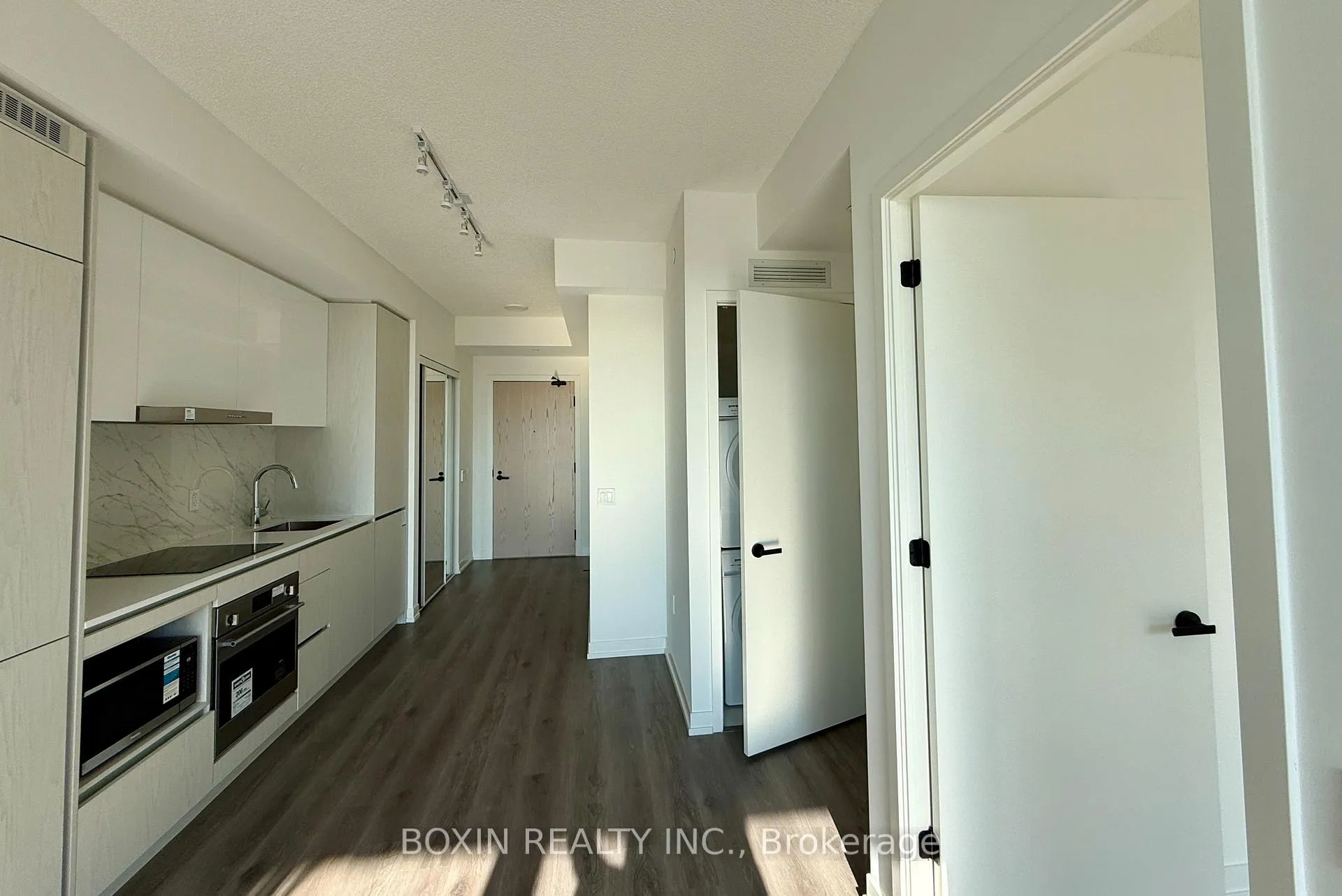 Photo 13 of Unit 515, 28 Interchange Way, Vaughan, Vaughan Corporate Centre — HOMEH