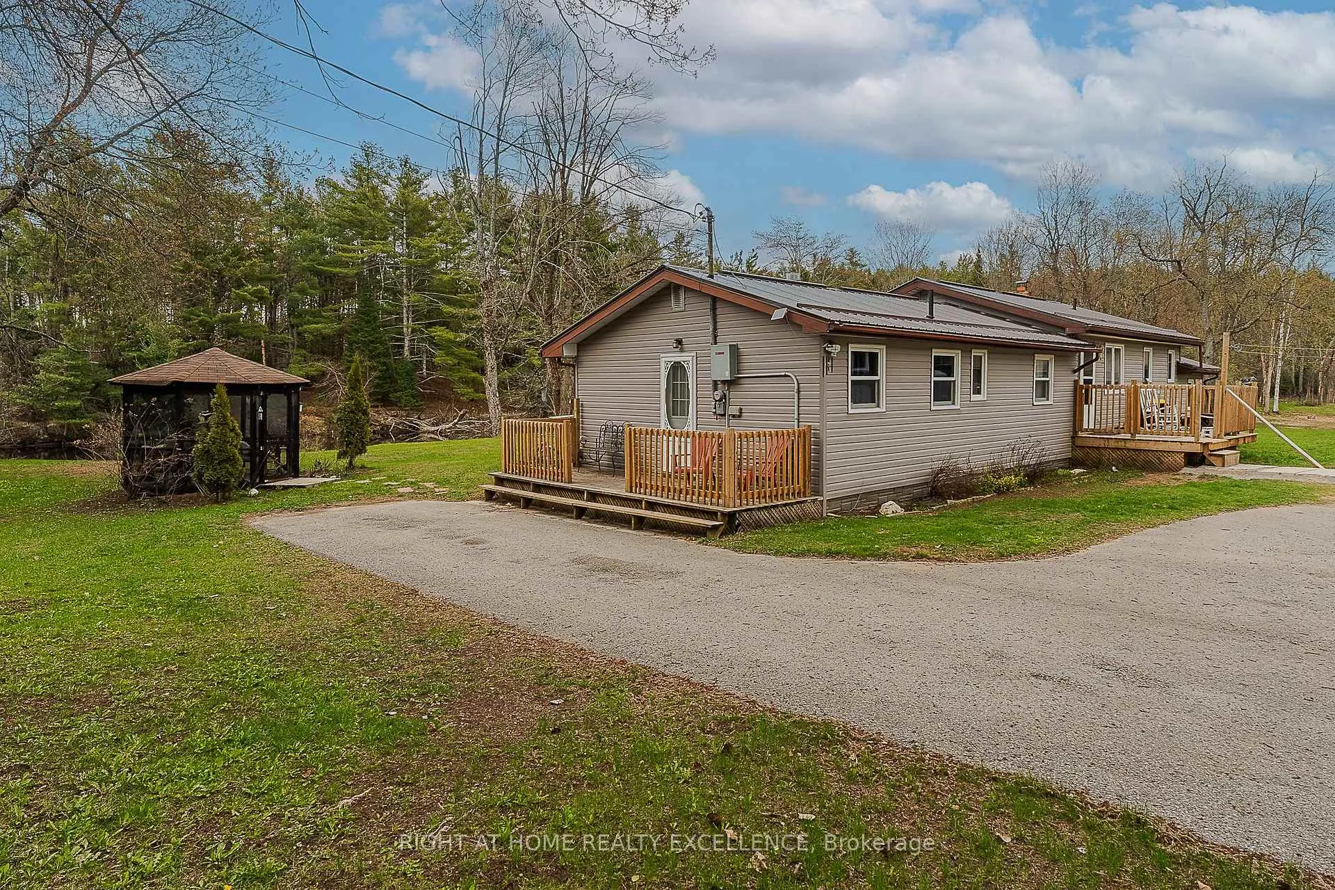Photo of 1246 Howland Junction Road
