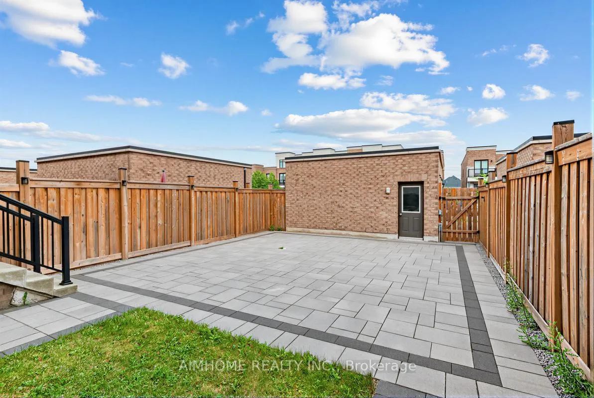 Photo 4 of 1238 Wellington Street, Aurora, Rural Aurora — HOMEH