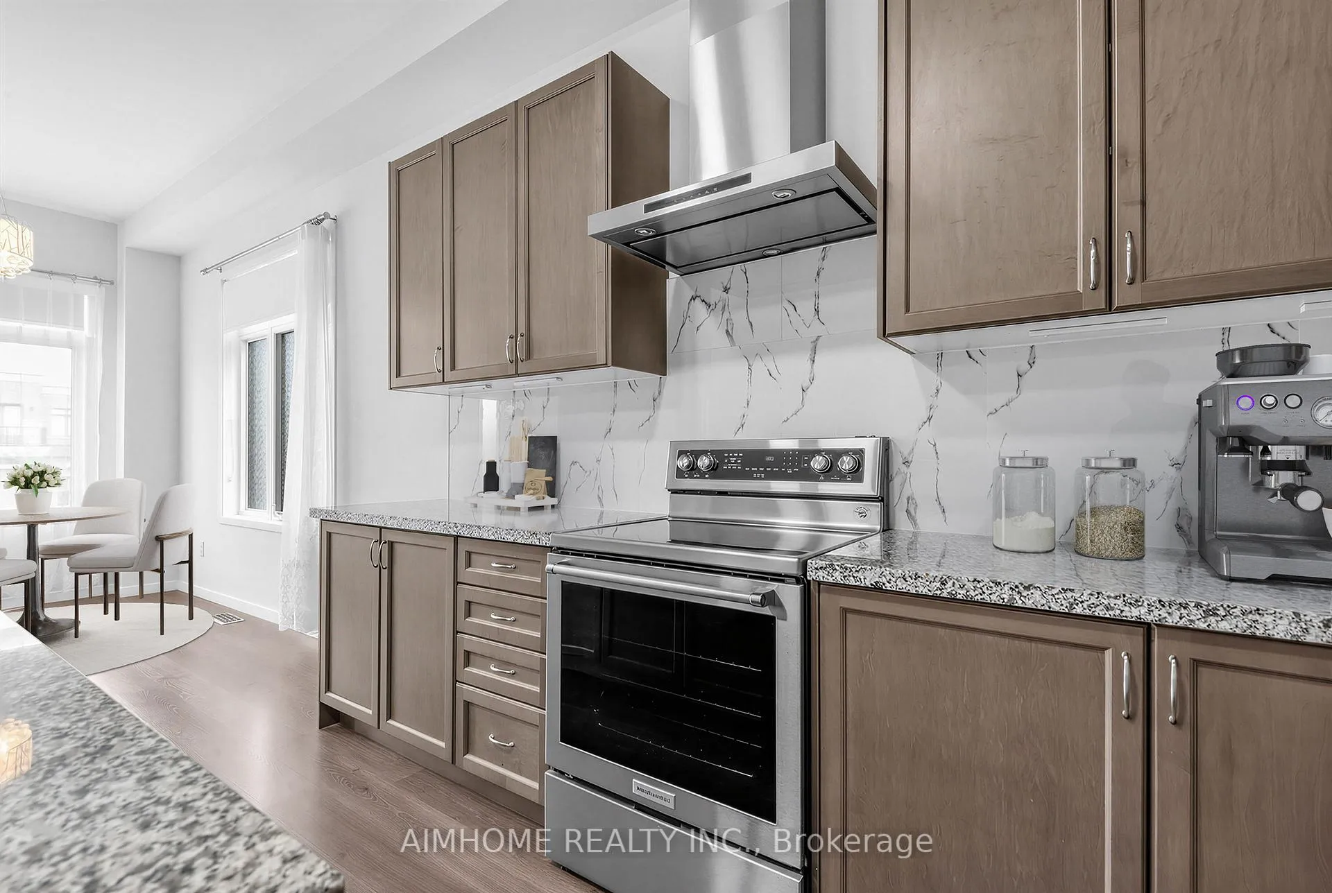 Photo 9 of 1238 Wellington Street, Aurora, Rural Aurora — HOMEH