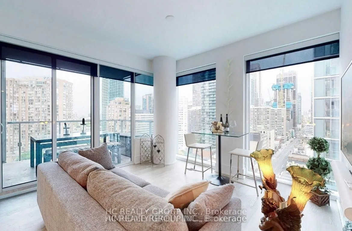 Photo 4 of Unit 1816, 1 Gloucester Street, Toronto, Church-Yonge Corridor — HOMEH