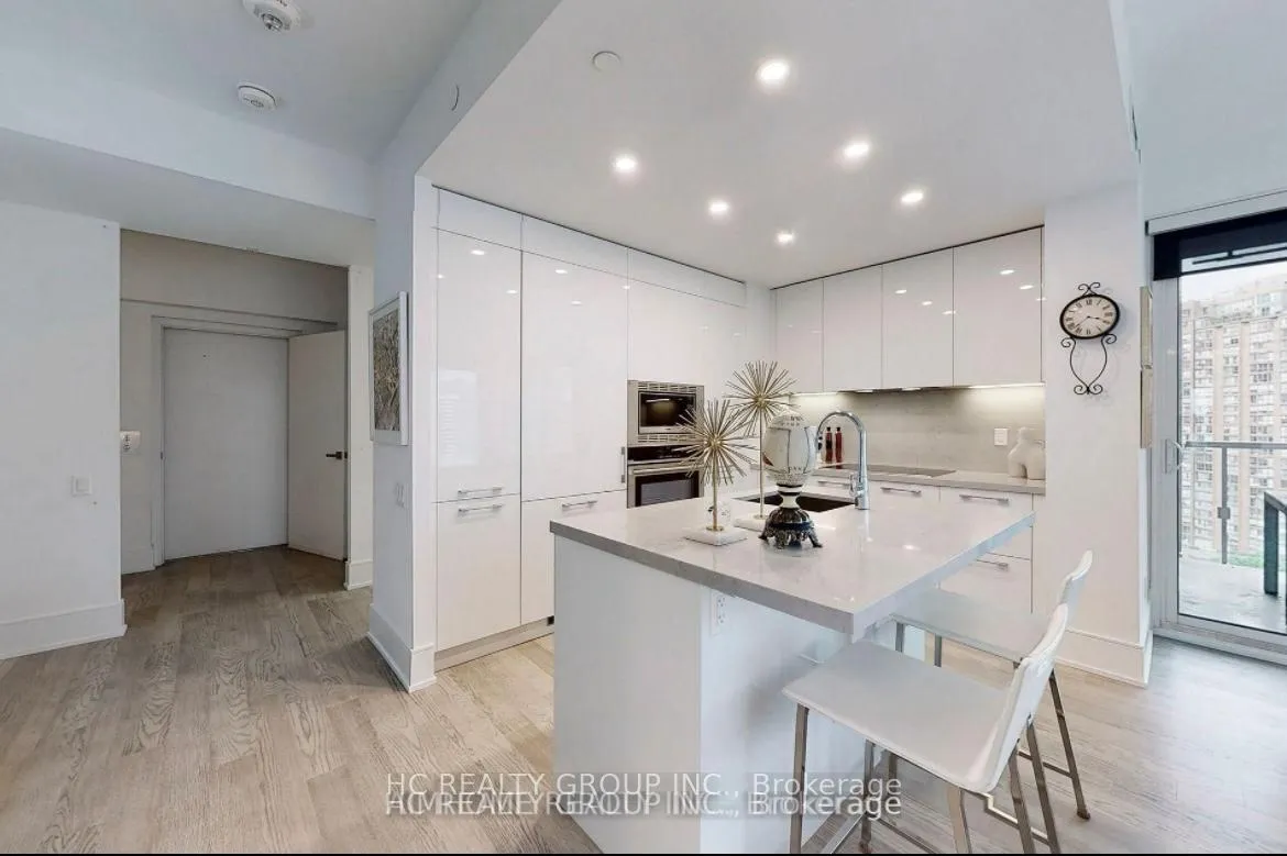 Photo 7 of Unit 1816, 1 Gloucester Street, Toronto, Church-Yonge Corridor — HOMEH