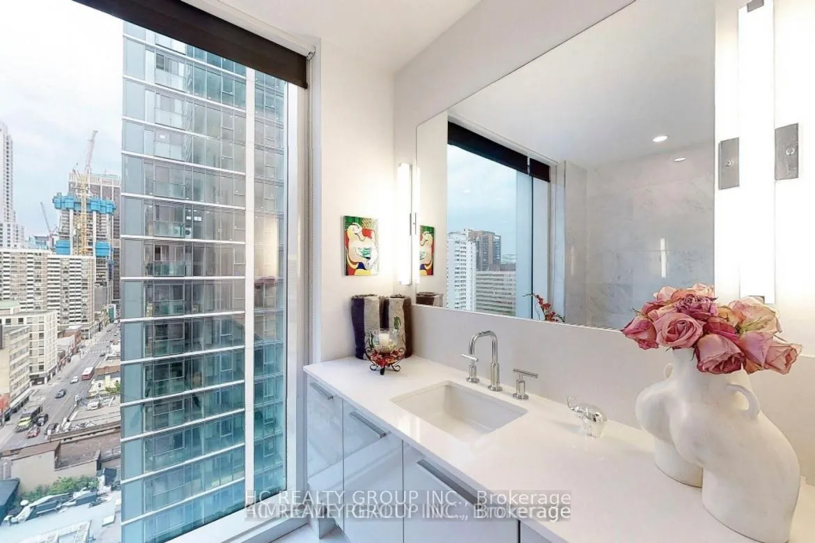 Photo 13 of Unit 1816, 1 Gloucester Street, Toronto, Church-Yonge Corridor — HOMEH