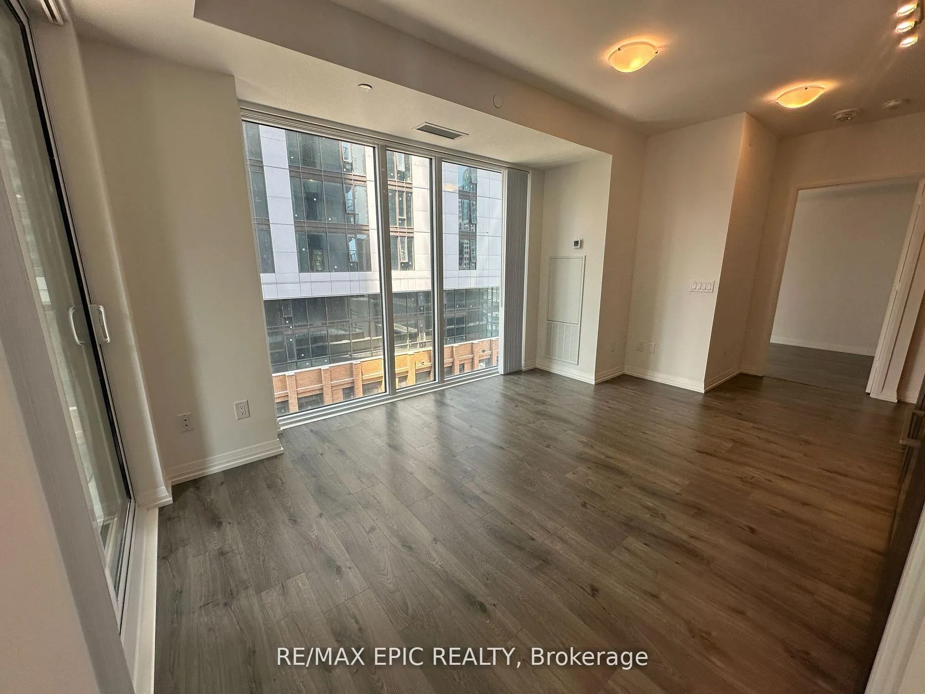Photo 5 of Unit 1703, 8 Widmer Street, Toronto, Waterfront Communities — HOMEH