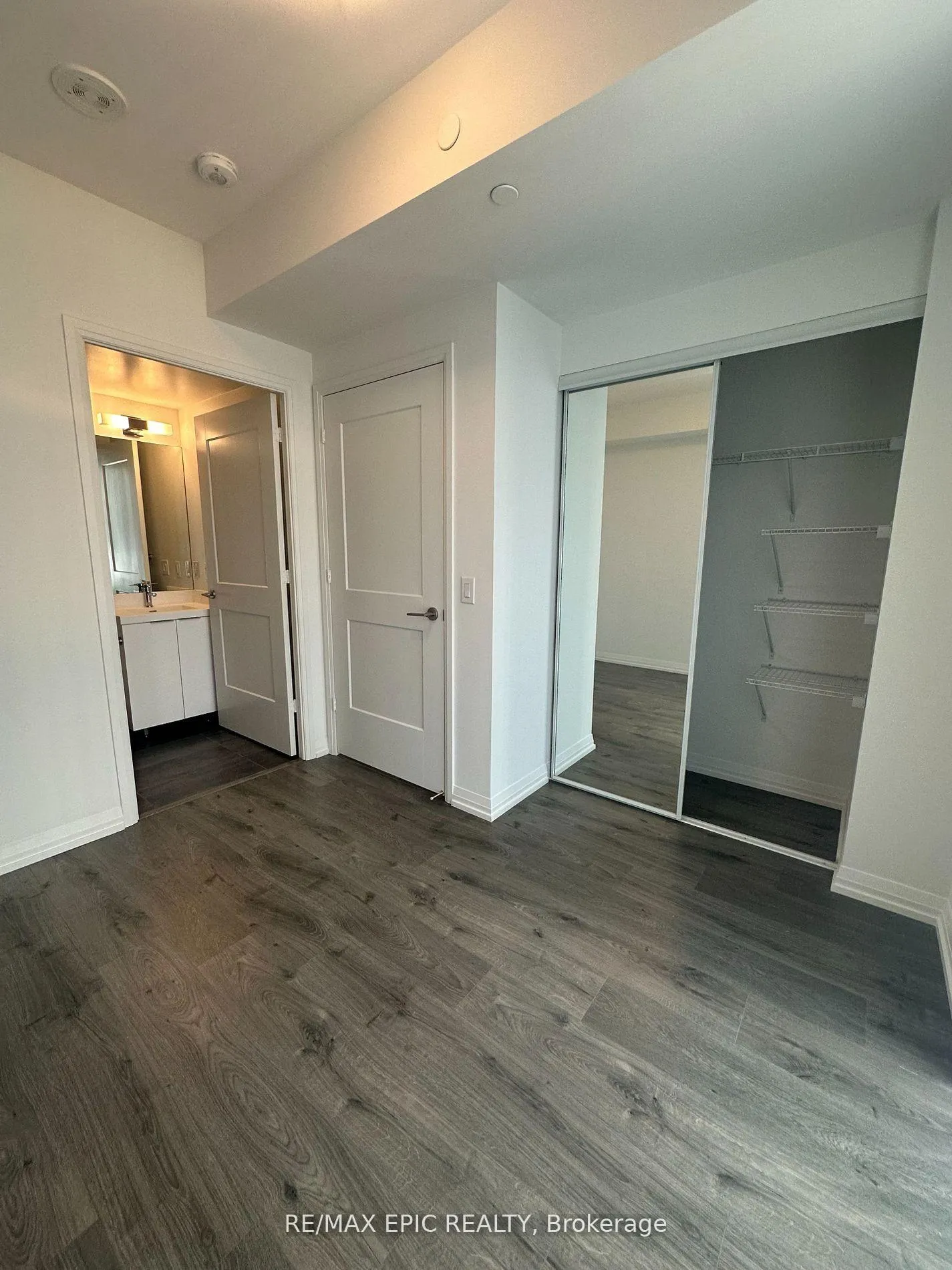 Photo 9 of Unit 1703, 8 Widmer Street, Toronto, Waterfront Communities — HOMEH