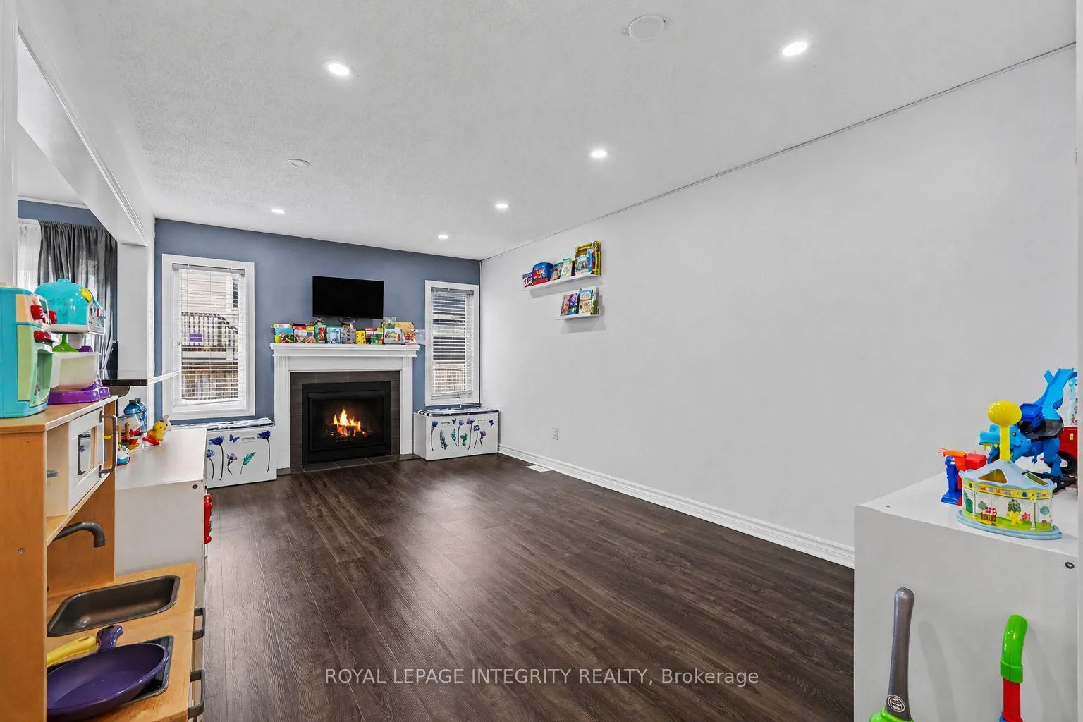 Photo 20 of 555 Foxlight Circle, Ottawa, Kanata - Emerald Meadows/Trailwest — HOMEH
