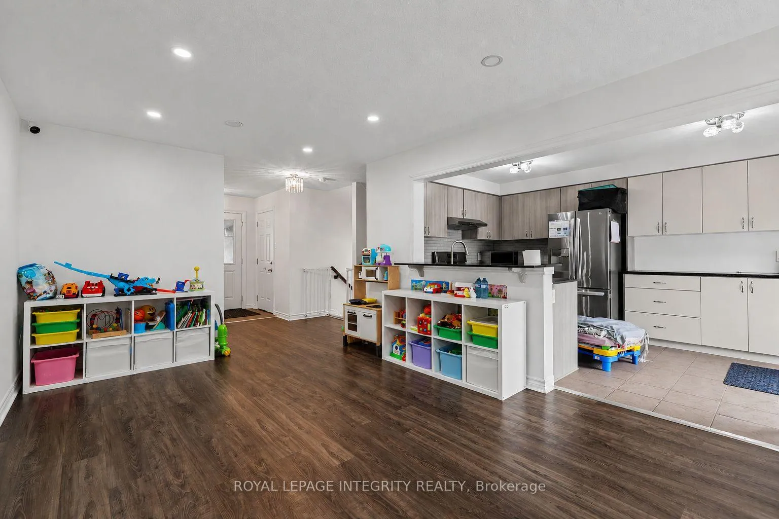 Photo 21 of 555 Foxlight Circle, Ottawa, Kanata - Emerald Meadows/Trailwest — HOMEH