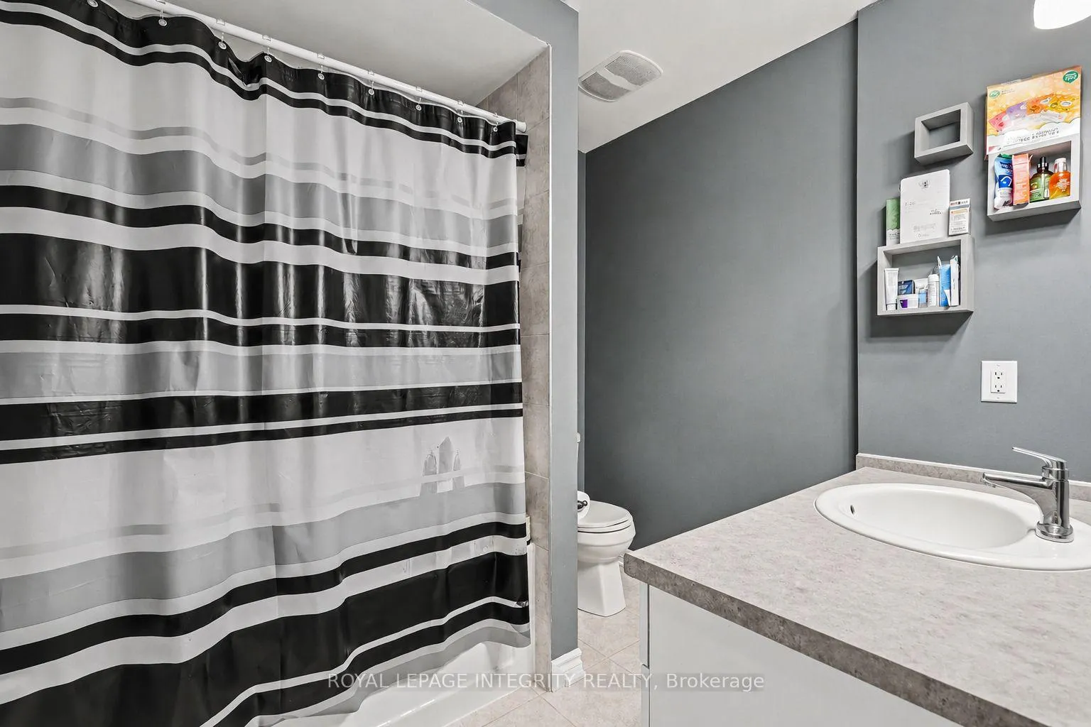 Photo 31 of 555 Foxlight Circle, Ottawa, Kanata - Emerald Meadows/Trailwest — HOMEH