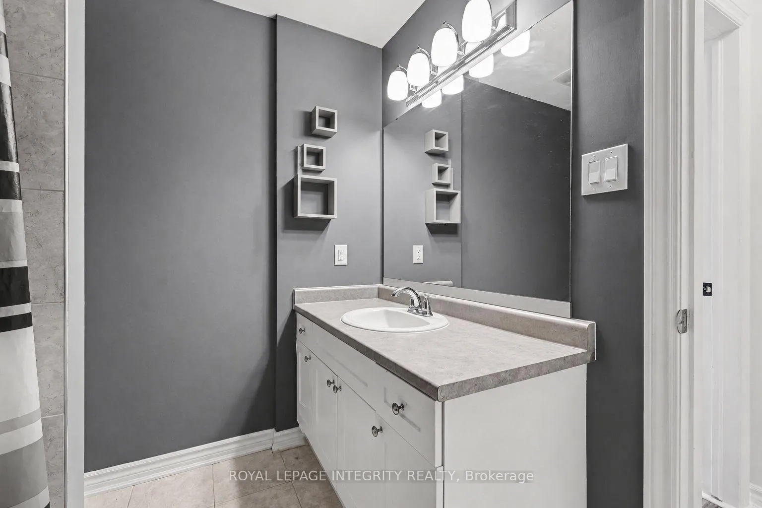 Photo 32 of 555 Foxlight Circle, Ottawa, Kanata - Emerald Meadows/Trailwest — HOMEH
