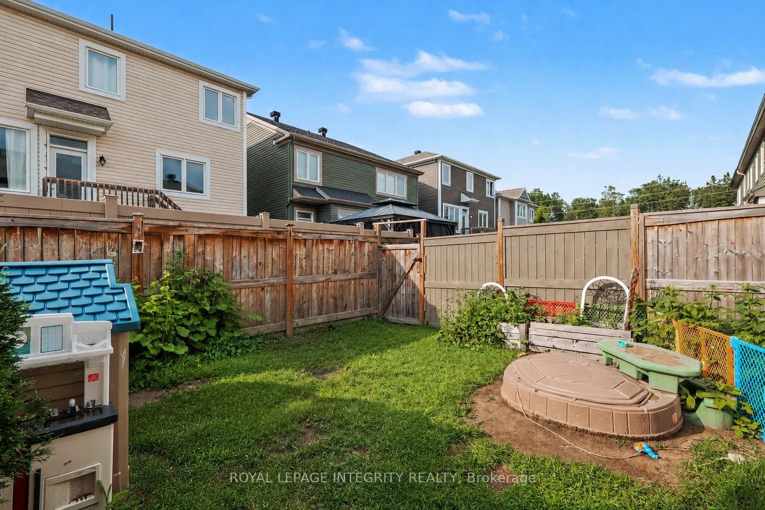 Photo 37 of 555 Foxlight Circle, Ottawa, Kanata - Emerald Meadows/Trailwest — HOMEH
