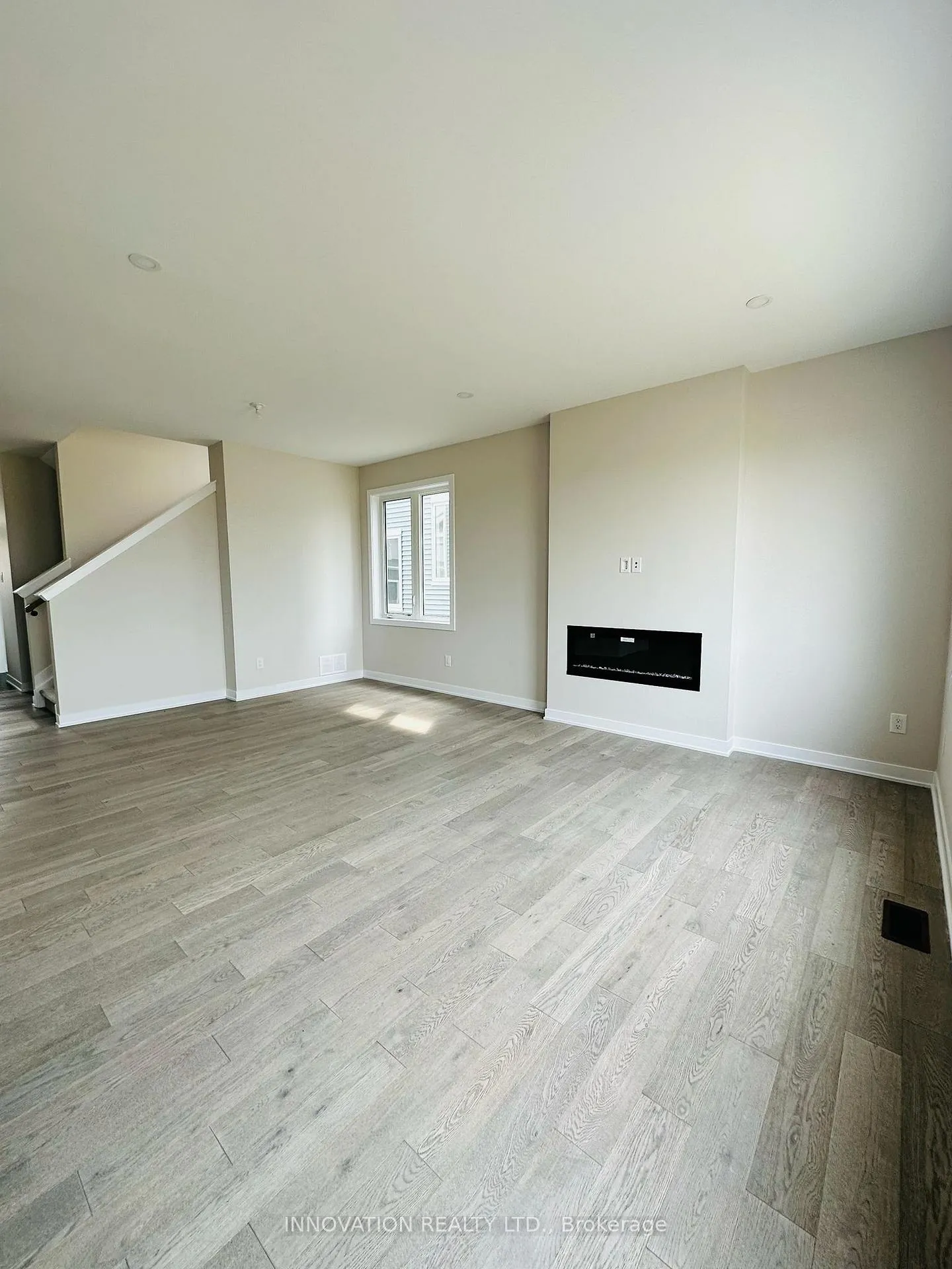 Photo 2 of 322 Canadensis Lane, Ottawa, Barrhaven - Half Moon Bay — HOMEH