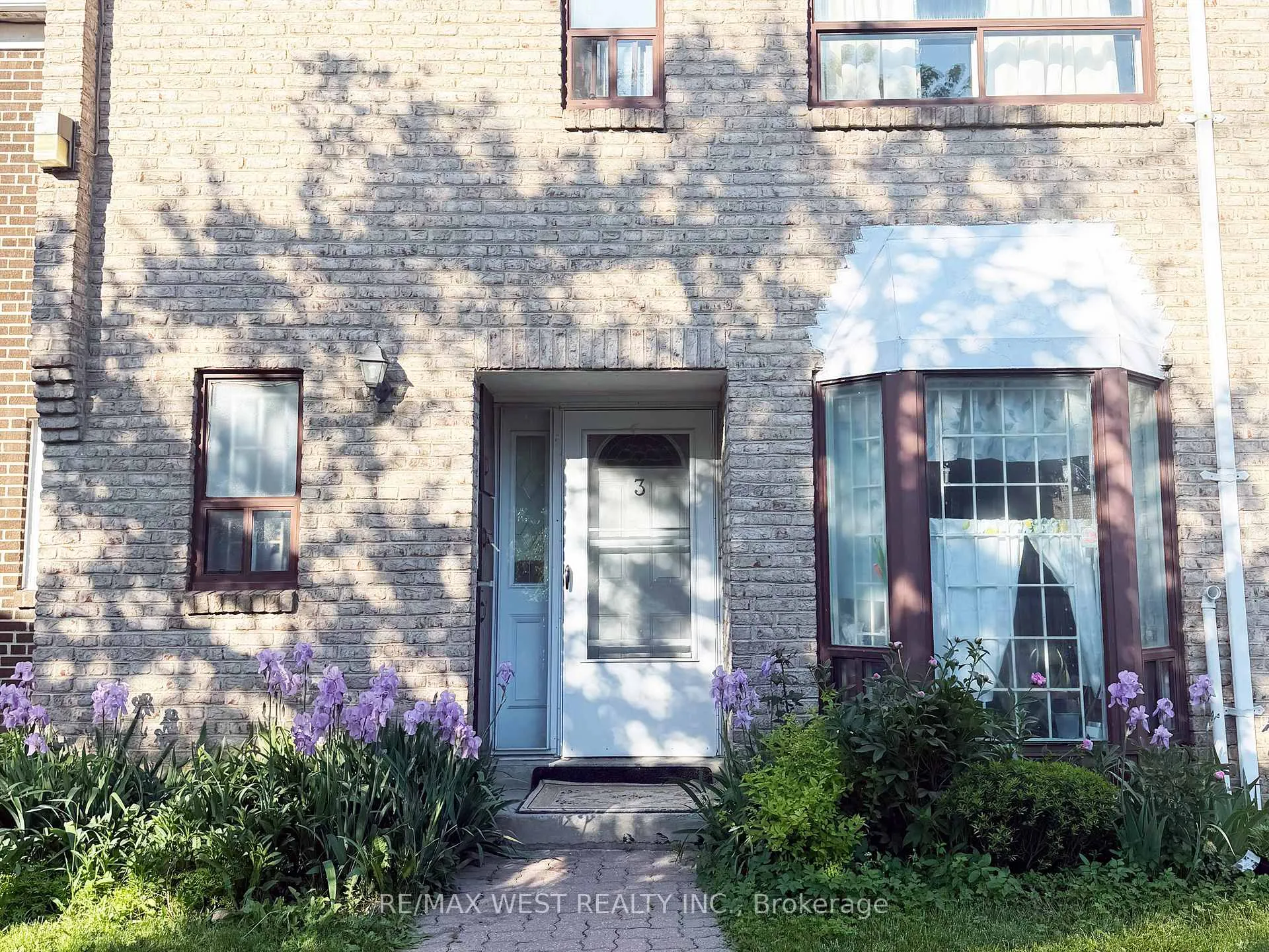 Photo 1 of Unit 3, 19 Gosford Boulevard, North York, Black Creek — HOMEH