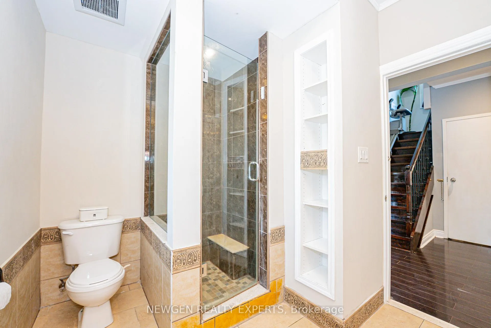 Photo 12 of 11 Benway Drive, Etobicoke, Rexdale-Kipling — HOMEH