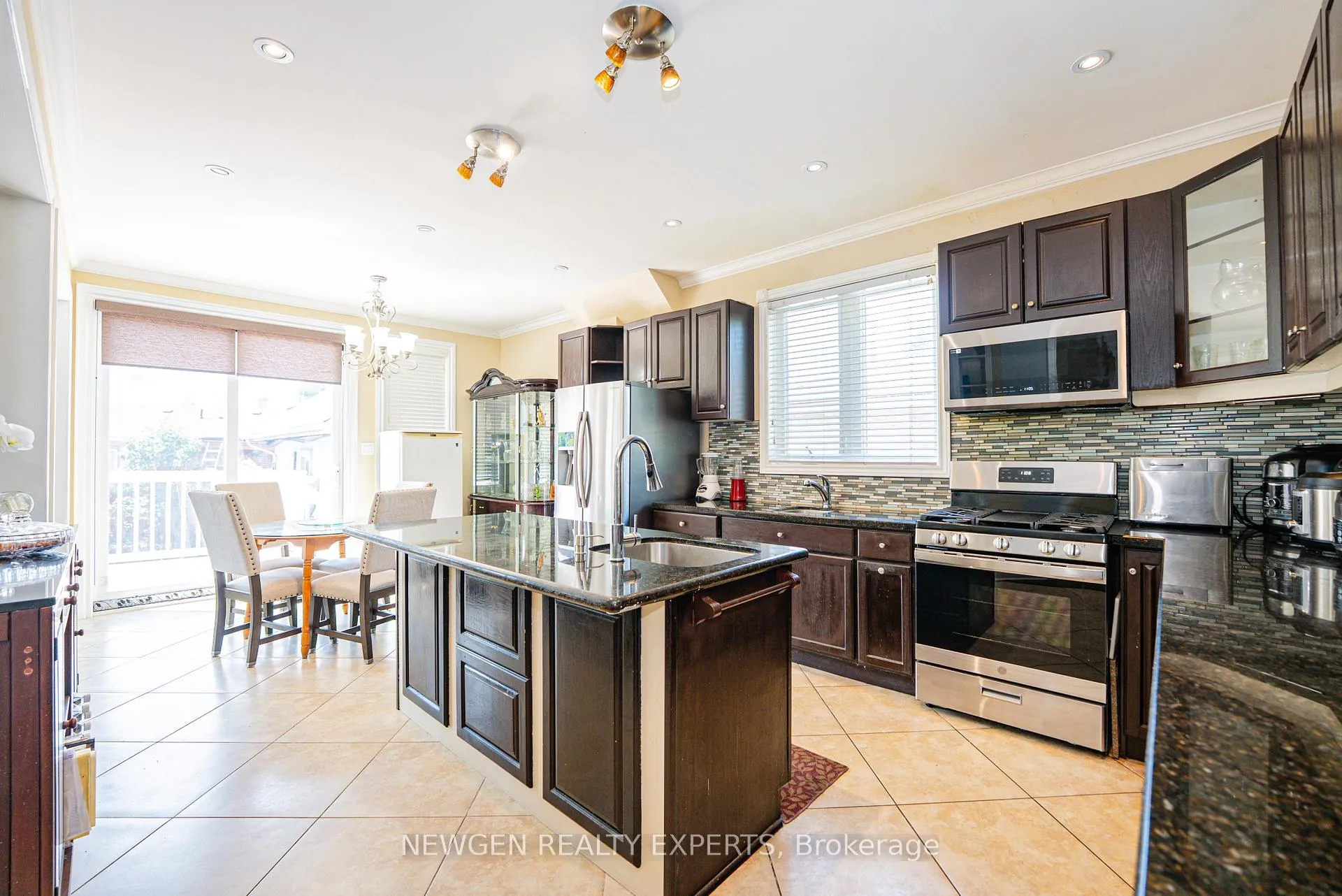 Photo 15 of 11 Benway Drive, Etobicoke, Rexdale-Kipling — HOMEH