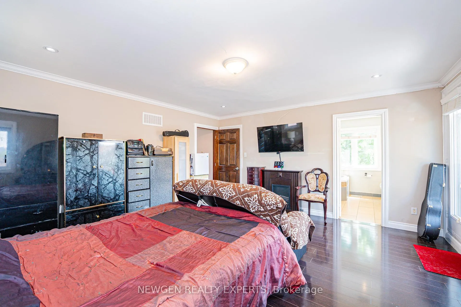 Photo 19 of 11 Benway Drive, Etobicoke, Rexdale-Kipling — HOMEH