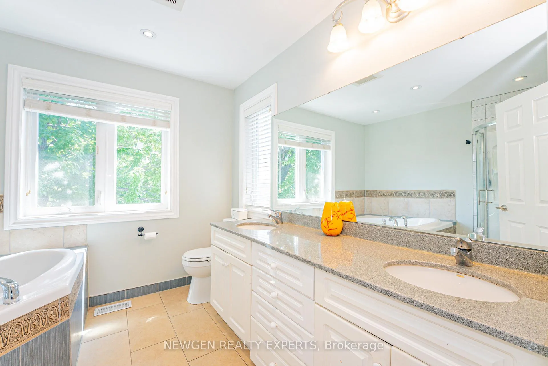 Photo 22 of 11 Benway Drive, Etobicoke, Rexdale-Kipling — HOMEH