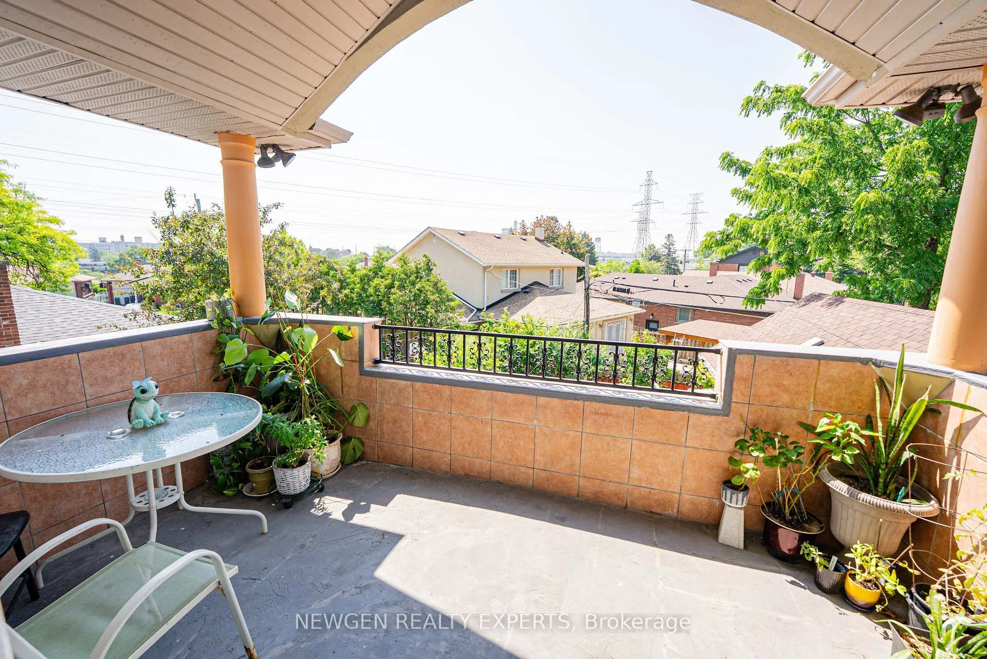 Photo 23 of 11 Benway Drive, Etobicoke, Rexdale-Kipling — HOMEH