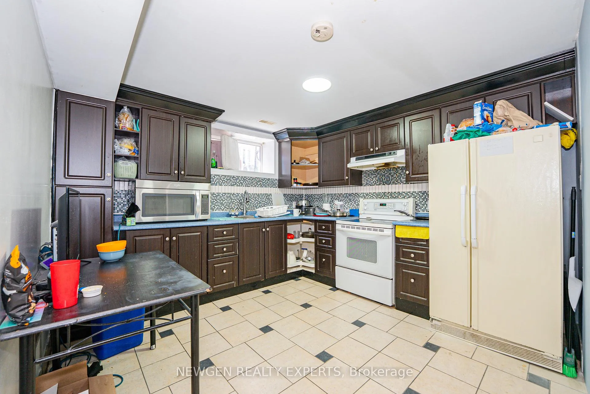 Photo 35 of 11 Benway Drive, Etobicoke, Rexdale-Kipling — HOMEH