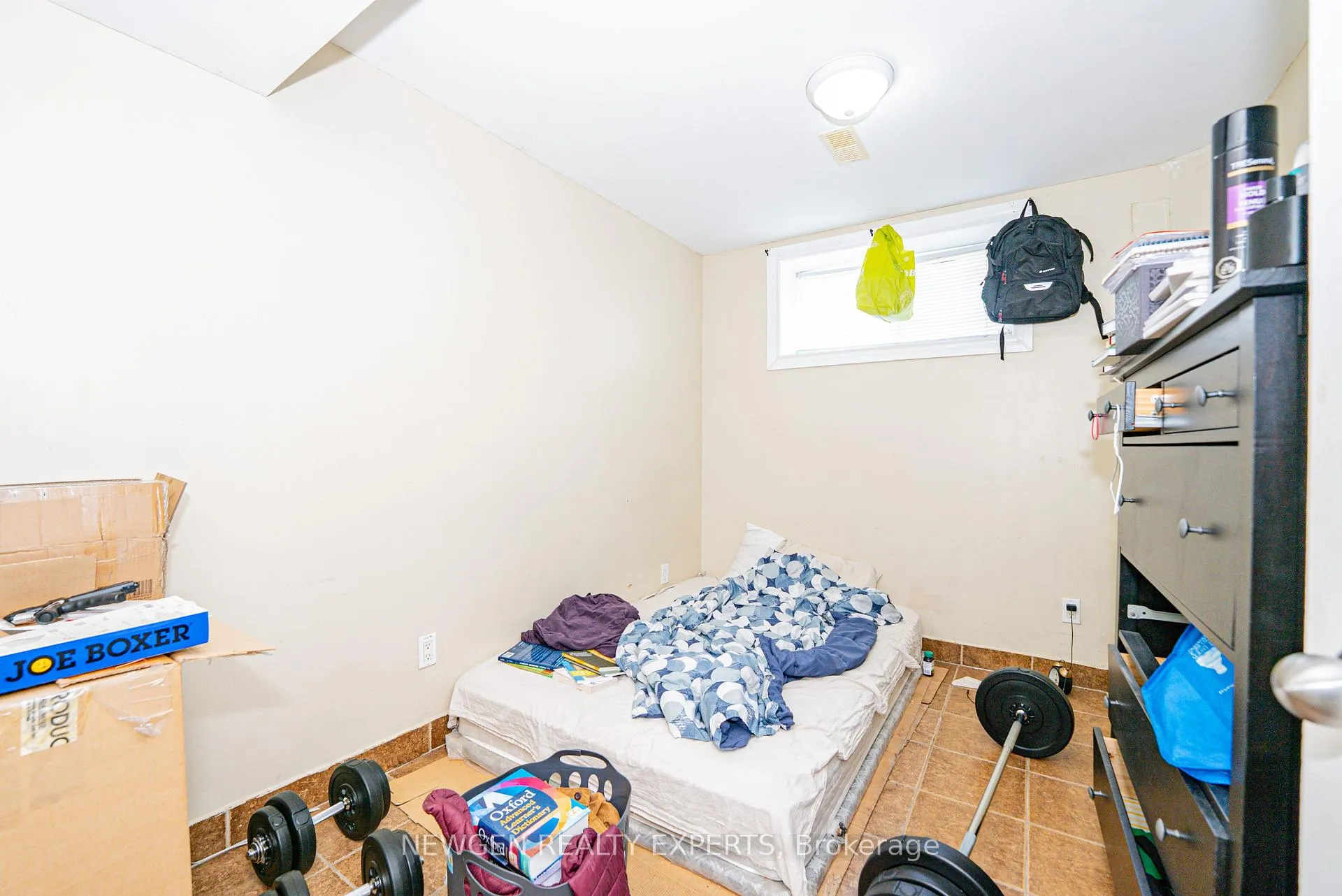 Photo 37 of 11 Benway Drive, Etobicoke, Rexdale-Kipling — HOMEH