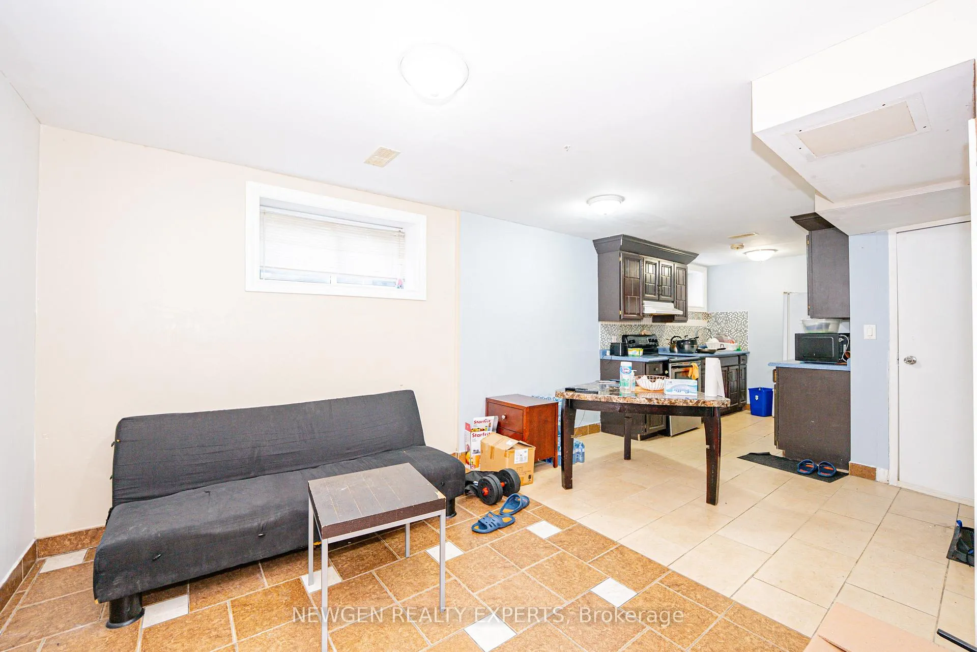 Photo 38 of 11 Benway Drive, Etobicoke, Rexdale-Kipling — HOMEH