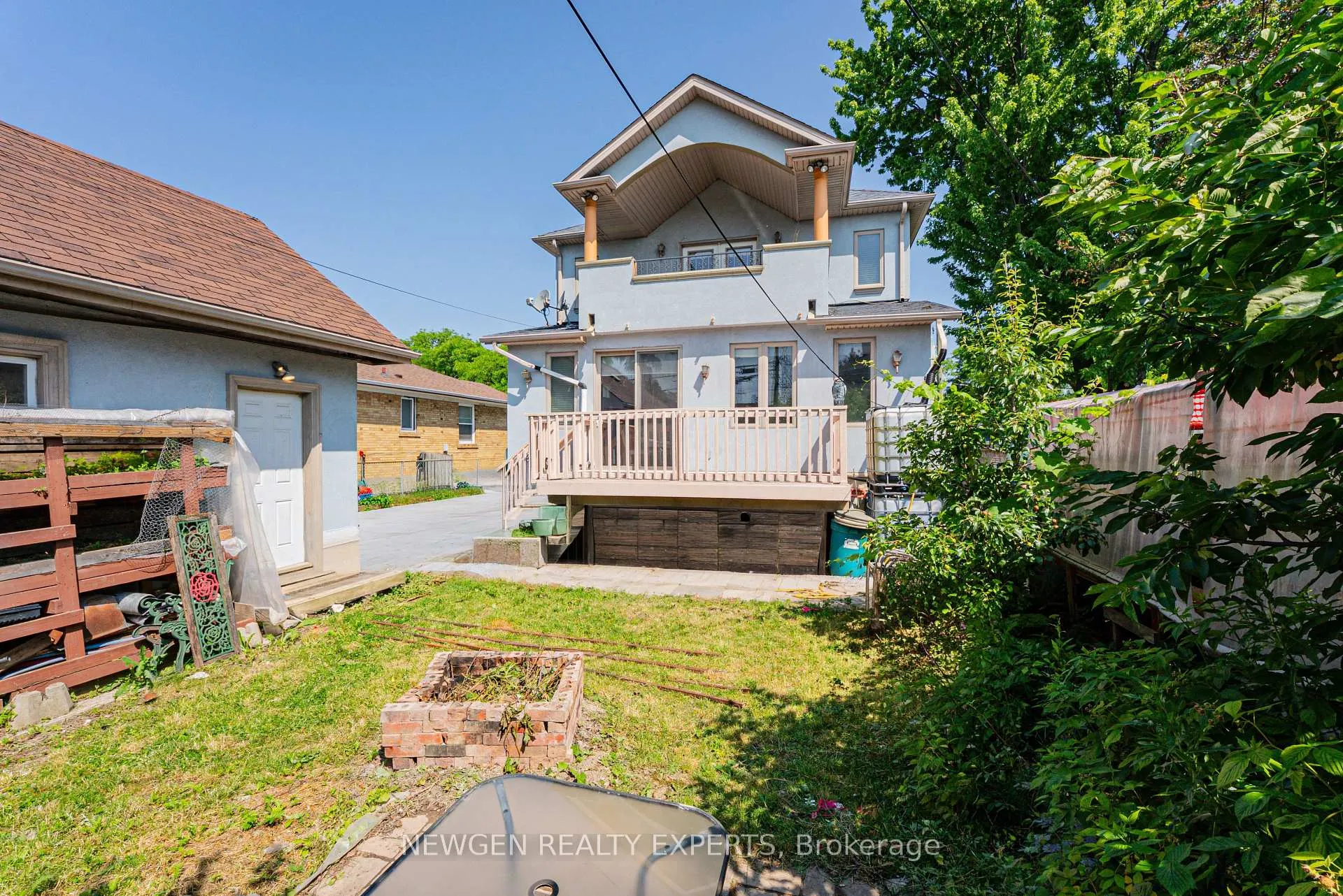 Photo 42 of 11 Benway Drive, Etobicoke, Rexdale-Kipling — HOMEH
