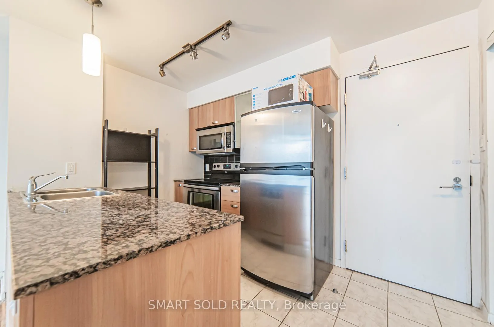 Photo 4 of Unit 3708, 38 grenville Street, Toronto, Bay Street Corridor — HOMEH