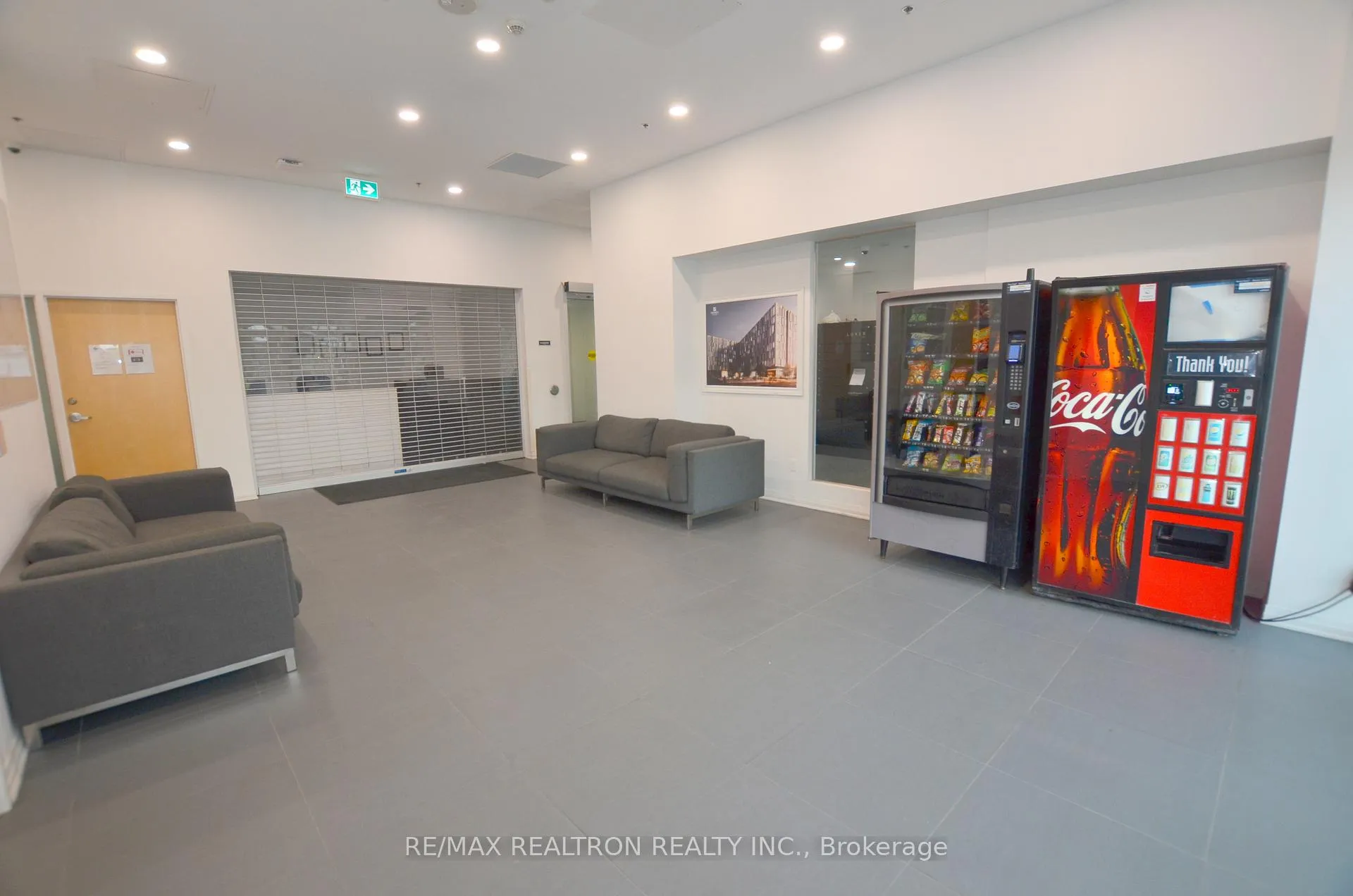 Photo 4 of Unit 716, 1900 Simcoe Street N, Oshawa, Samac — HOMEH