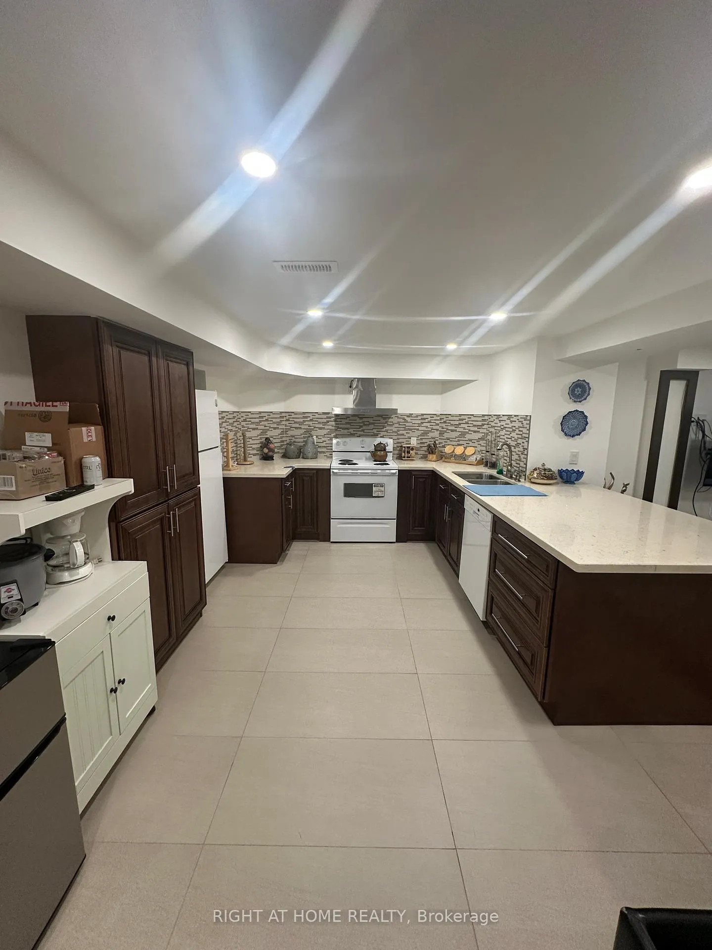 Photo 3 of Unit Basement, 158 Cooperage Crescent E, Richmond Hill, Westbrook — HOMEH